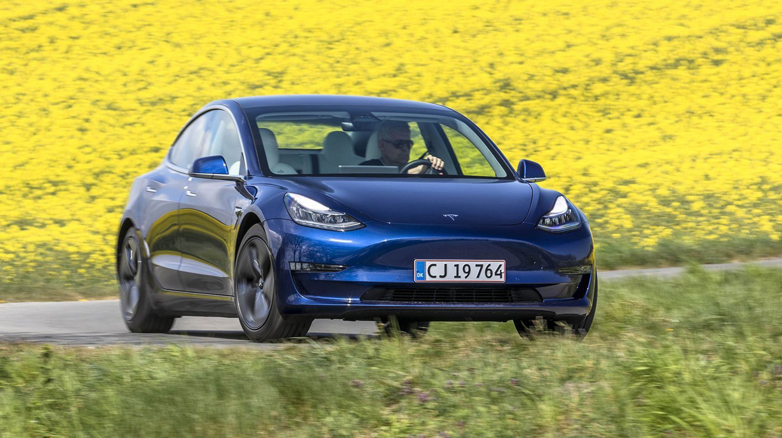Den populære Tesla Model 3 står til at stige op mod 18.000 kr. fra nytår.
