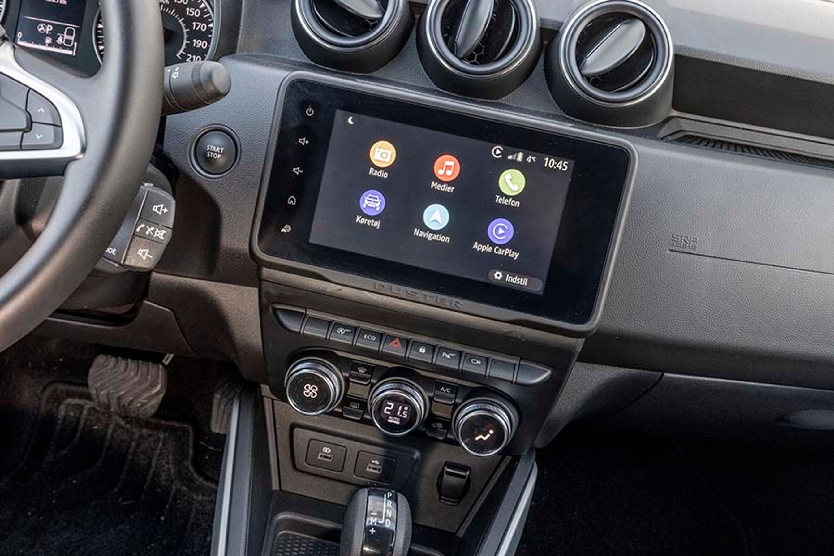 Topmodellen Prestige har denne 8”-skærm, hvor der er trådløs app-forbindelse til både Android- og Apple-mobiler. Bemærk, at den har USB-stik og ikke den nyere USB-C-standard. 