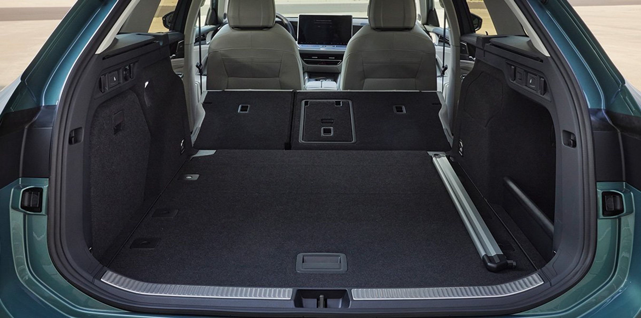 Bagagerummet i VW Passat.