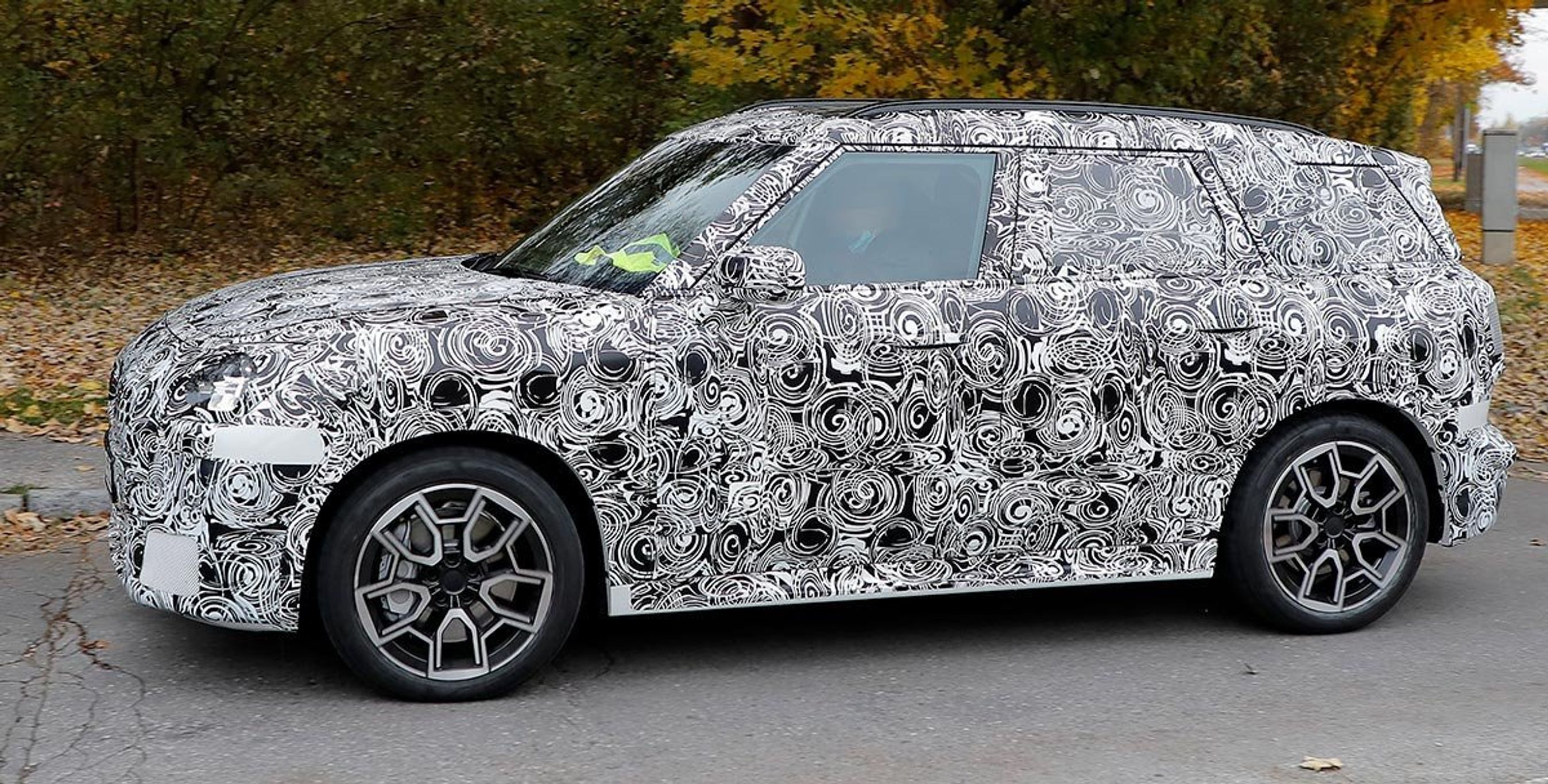 En ny Mini Countryman er formentlig først klar i 2023. Den bliver en del større end dagens model. Foto: Automedia 