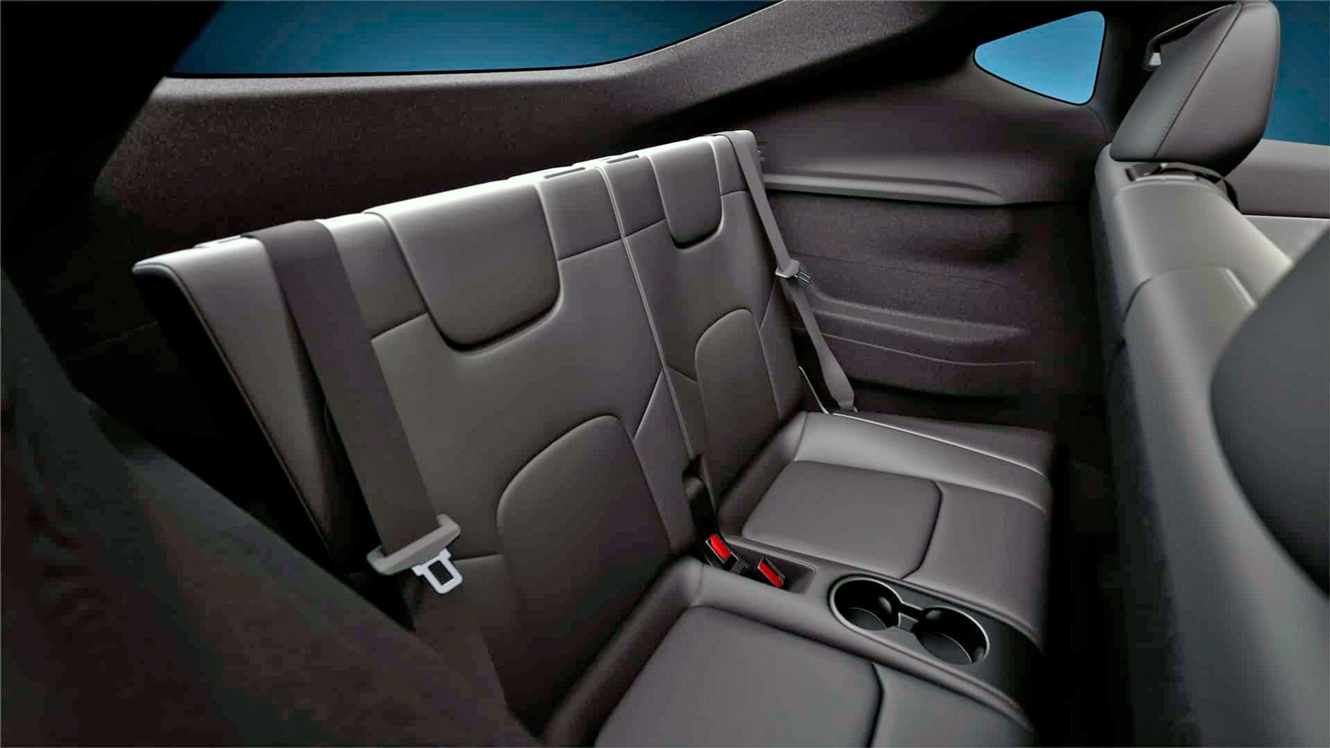 Bageste bagsæde I Tesla Model Y.