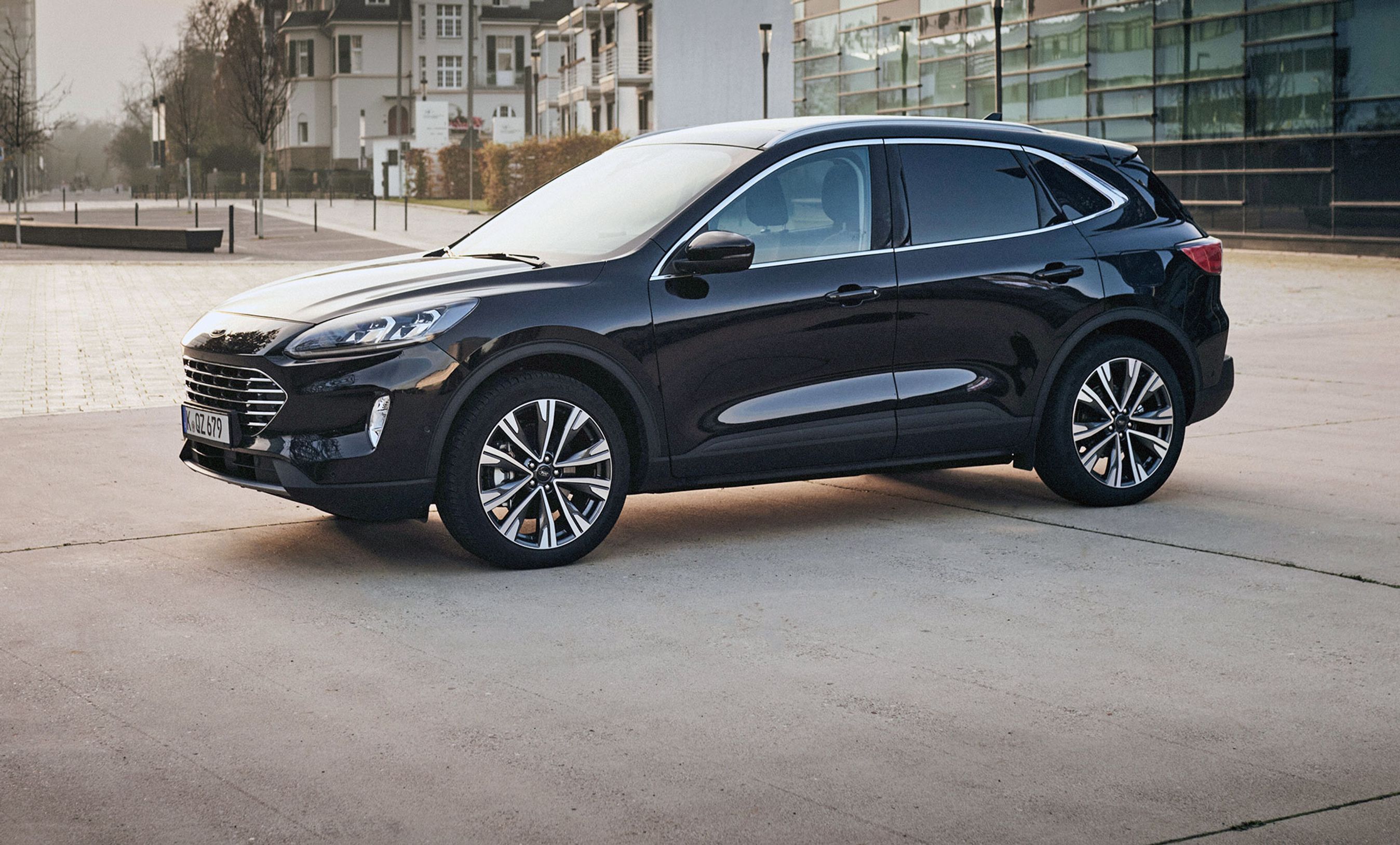 Ford Kuga kommer i første kvartal som 'almindelig' hybrid.