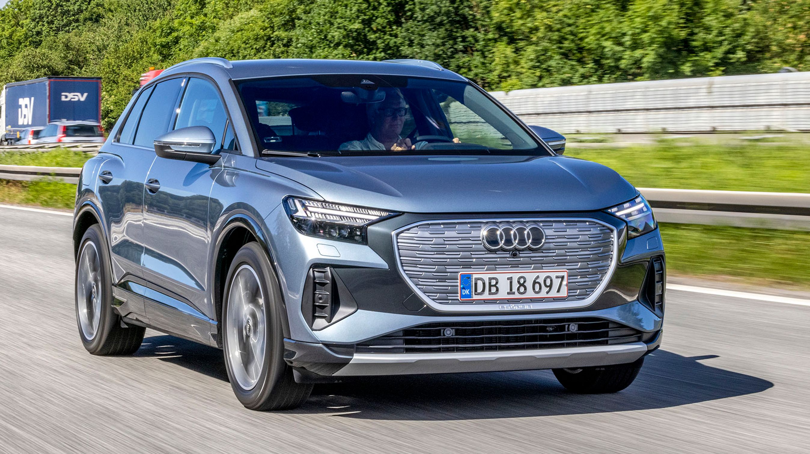 Q4 e-tron overrasker med god komfort, for normalt er Audis modeller lidt fast affjedrede. Støjniveauet er også lavere end i konkurrenterne. 