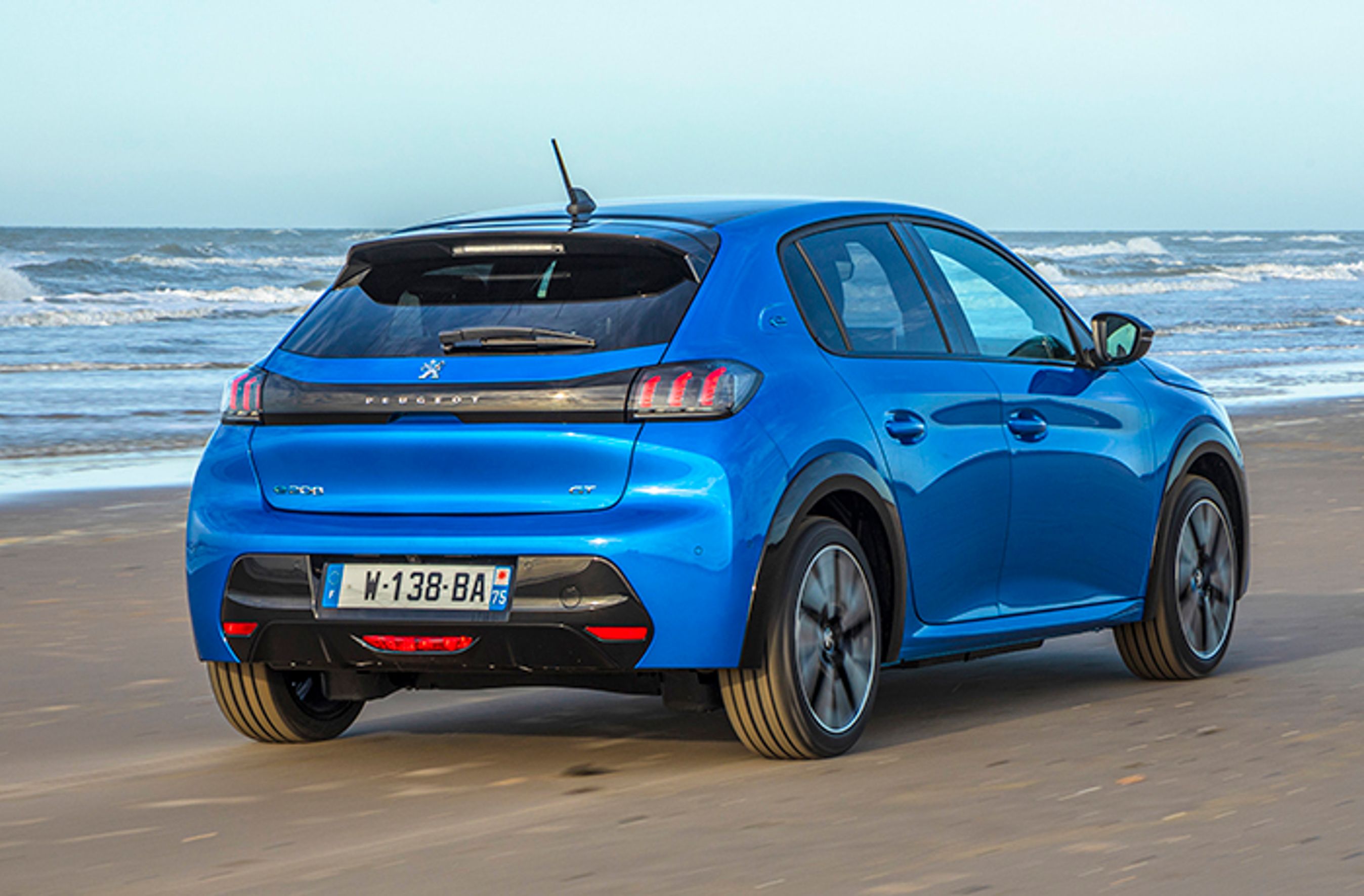 Peugeot e-208 bagfra