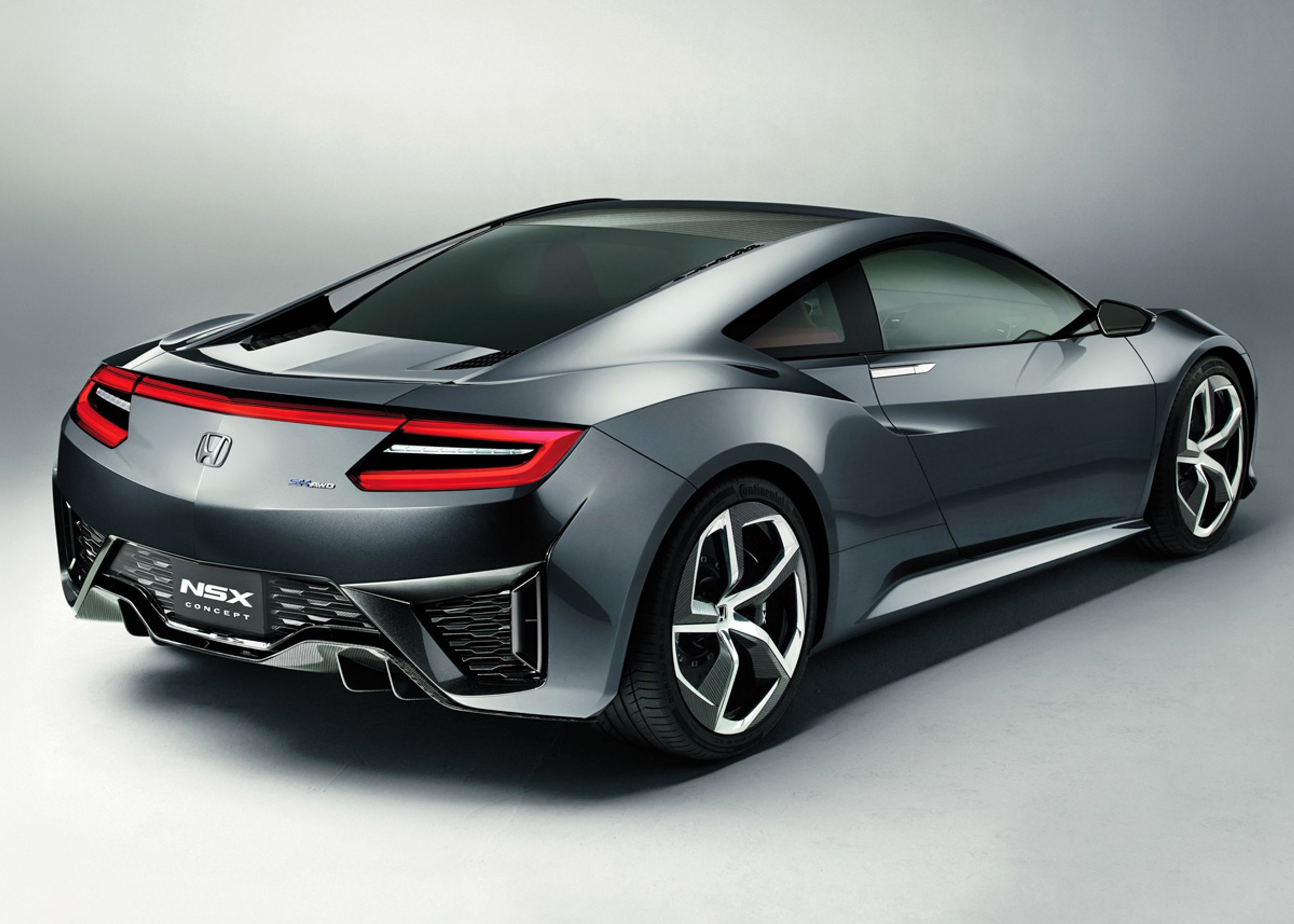 Honda NSX kaldes stadig et koncept, så små ting kan blive ændret. Bilen har 19 tommer hjul for og 20 tommer bag.