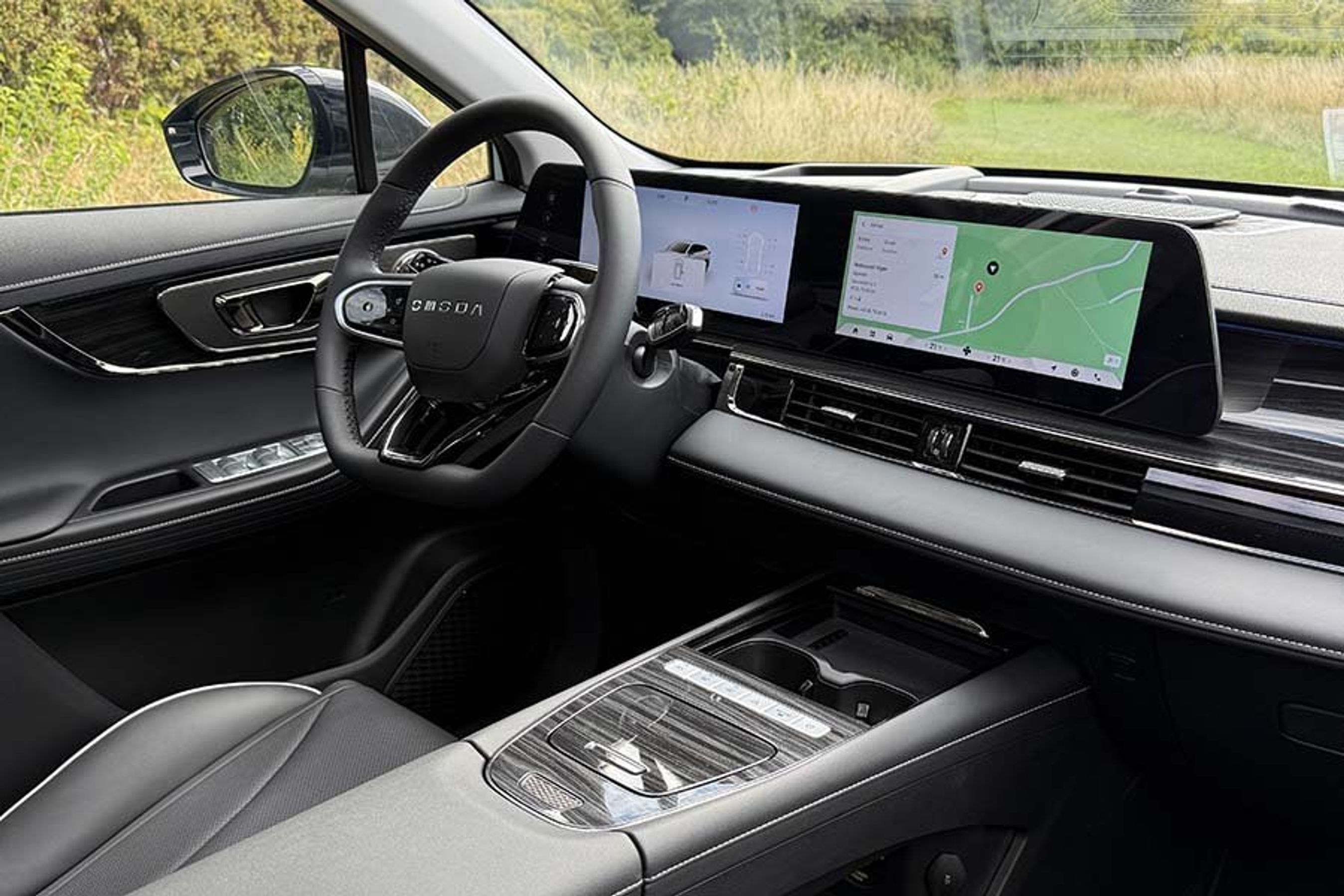 Førerplads i en Omoda 5 EV