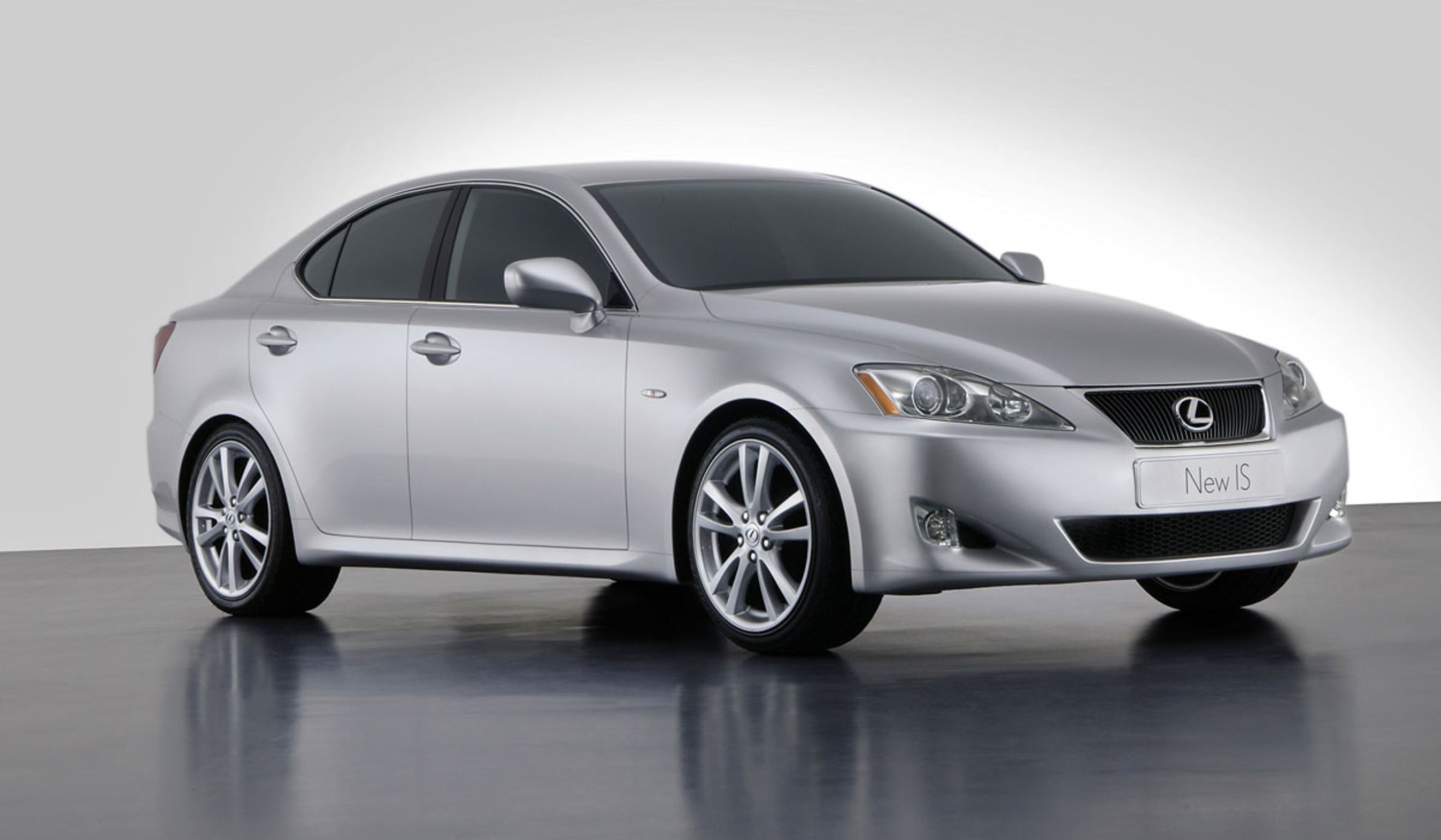 Lexus IS.