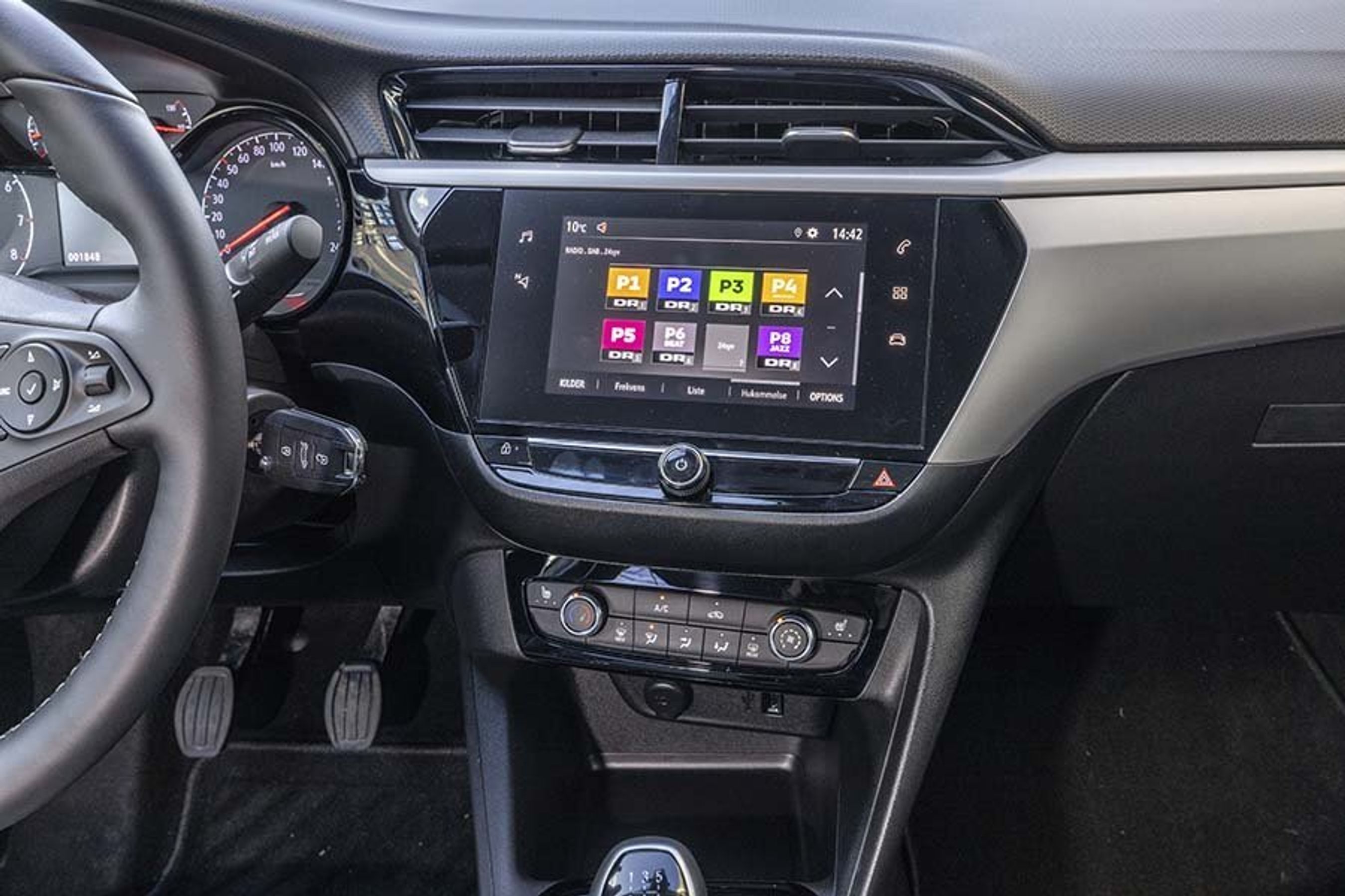 Stor skærm i kabinen på Opel Corsa