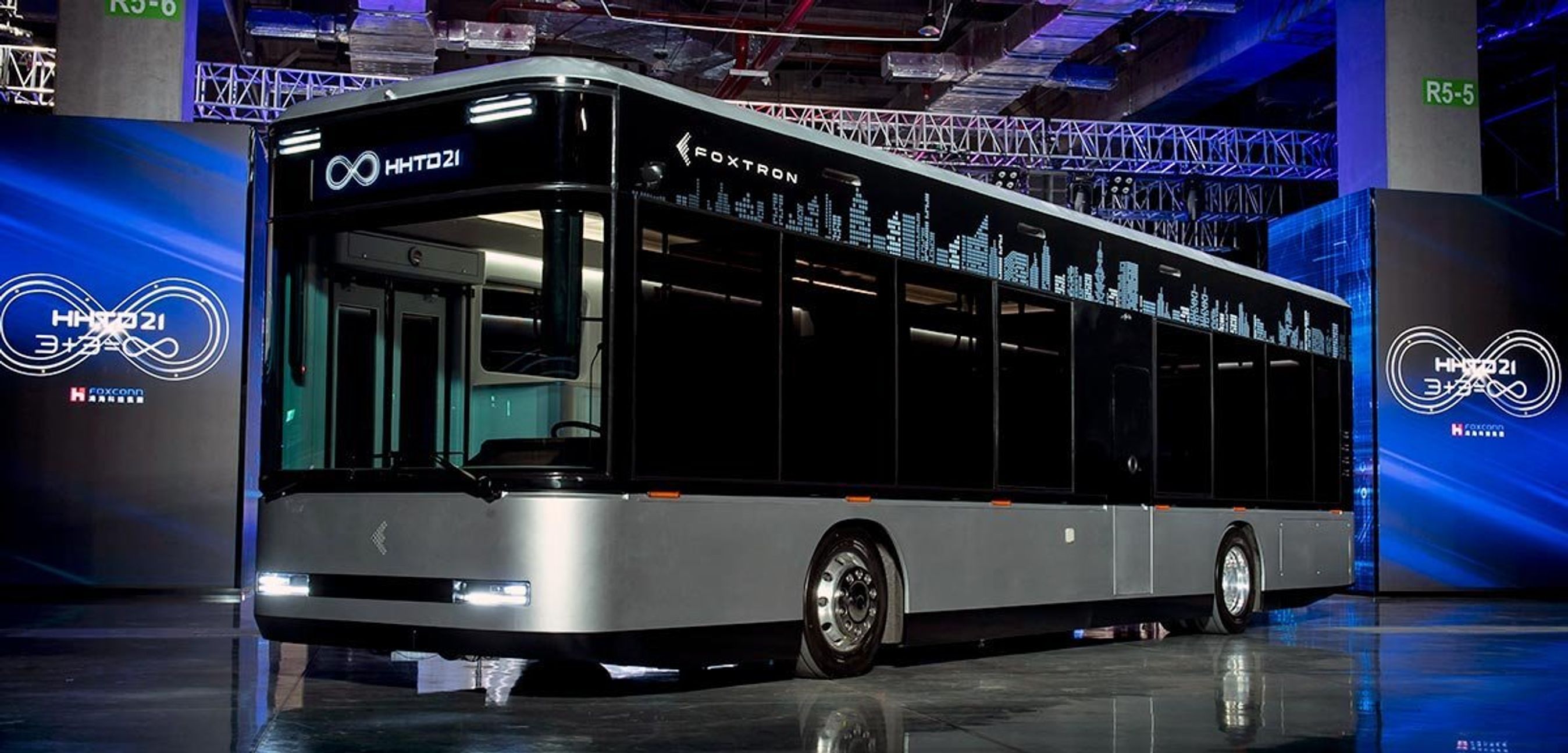 Ud over to personbiler er Foxconn fra begyndelsen klar med en elektrisk bus.