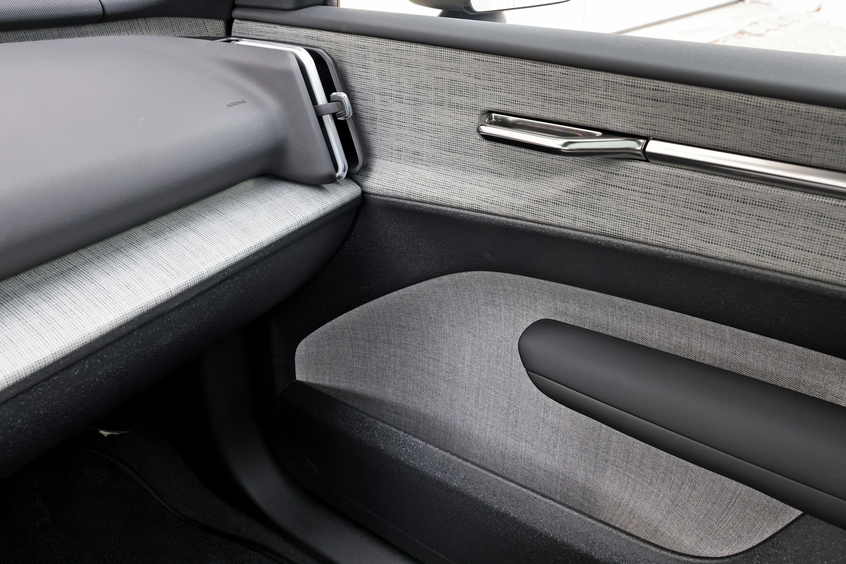 Indre dørhåndtag i en Volvo EX30