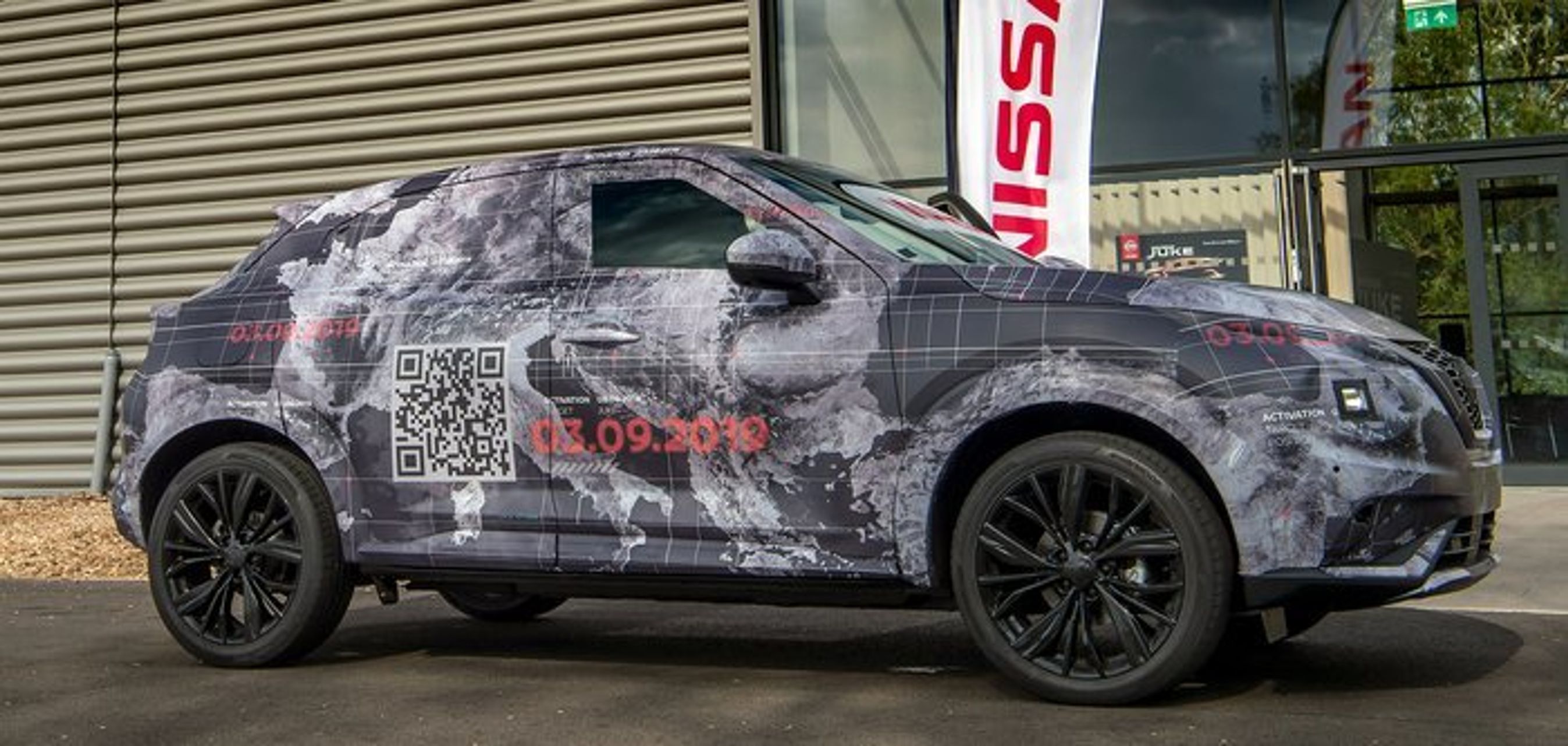 Nissan Juke har i anden generation bevaret modellens frække proportioner, men selve designet er mere afdæmpet.