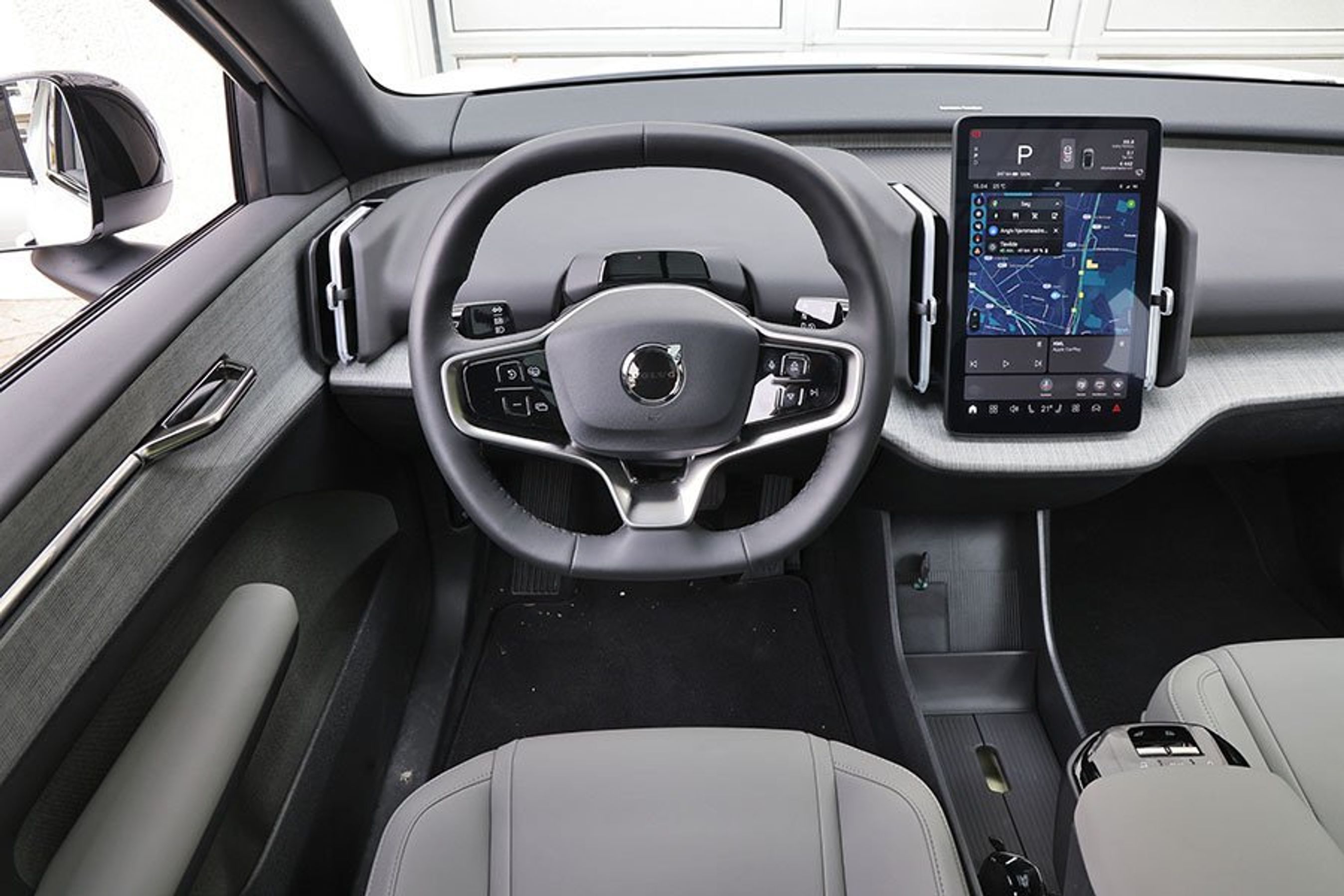 Førerplads i en Volvo EX30 CC