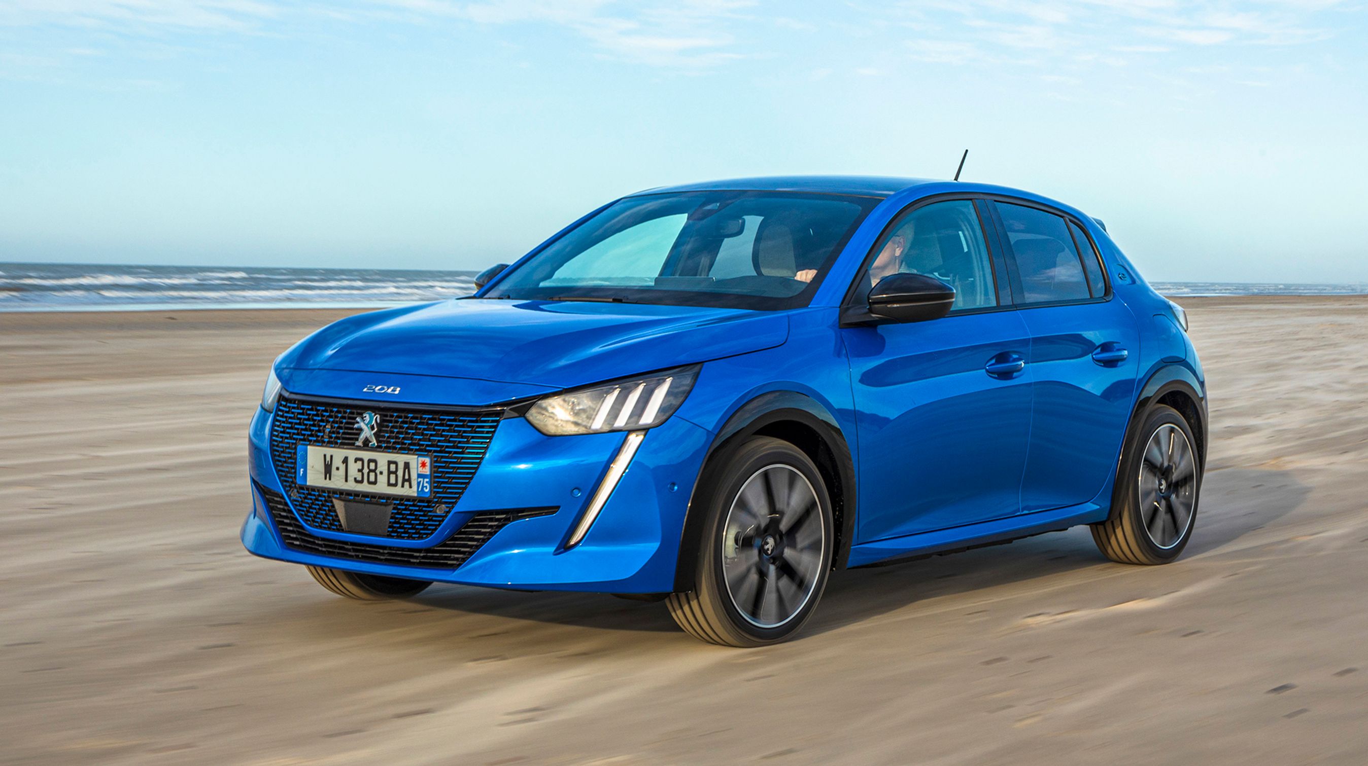 Peugeot e-208 set forfra