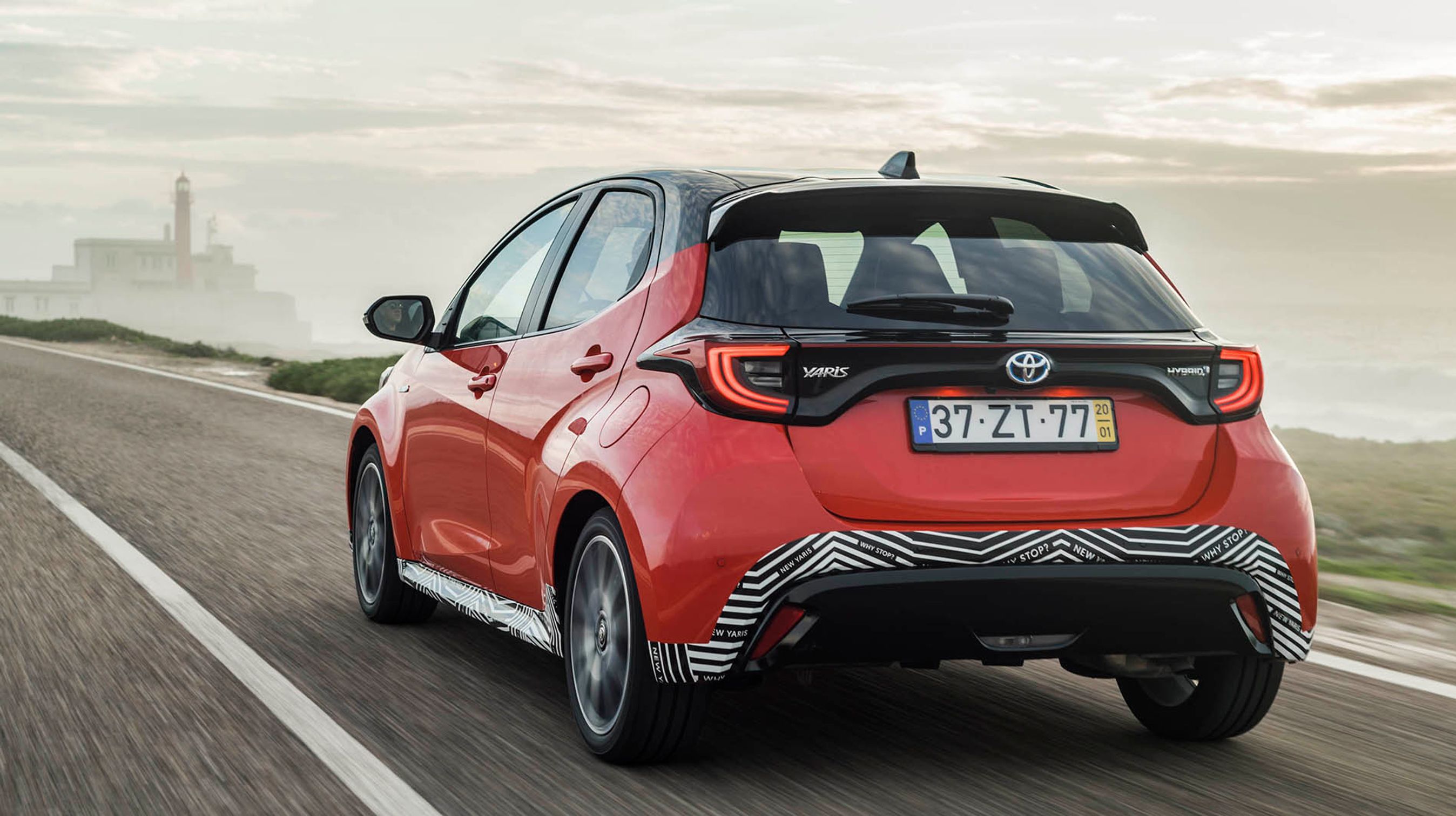 Den nye Yaris kommer kun i en karrosseriudgave med fire sidedøre og en tophængslet bagklap. LED-baglygter er standard.