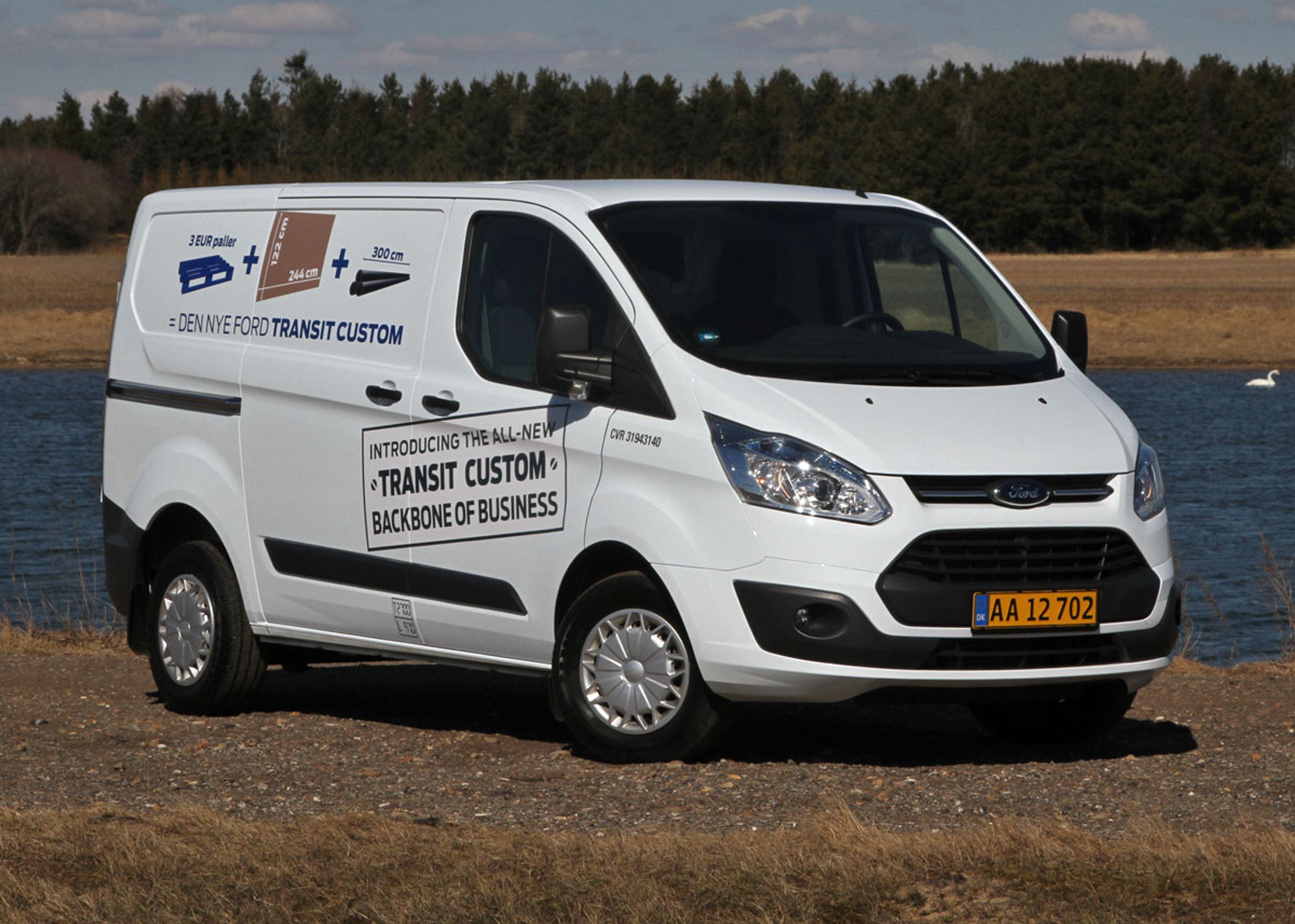Ford Transit Custom er en ny varevogni den såkaldte ettons klasse. Bilen fås i to længder og snart også i to højder.