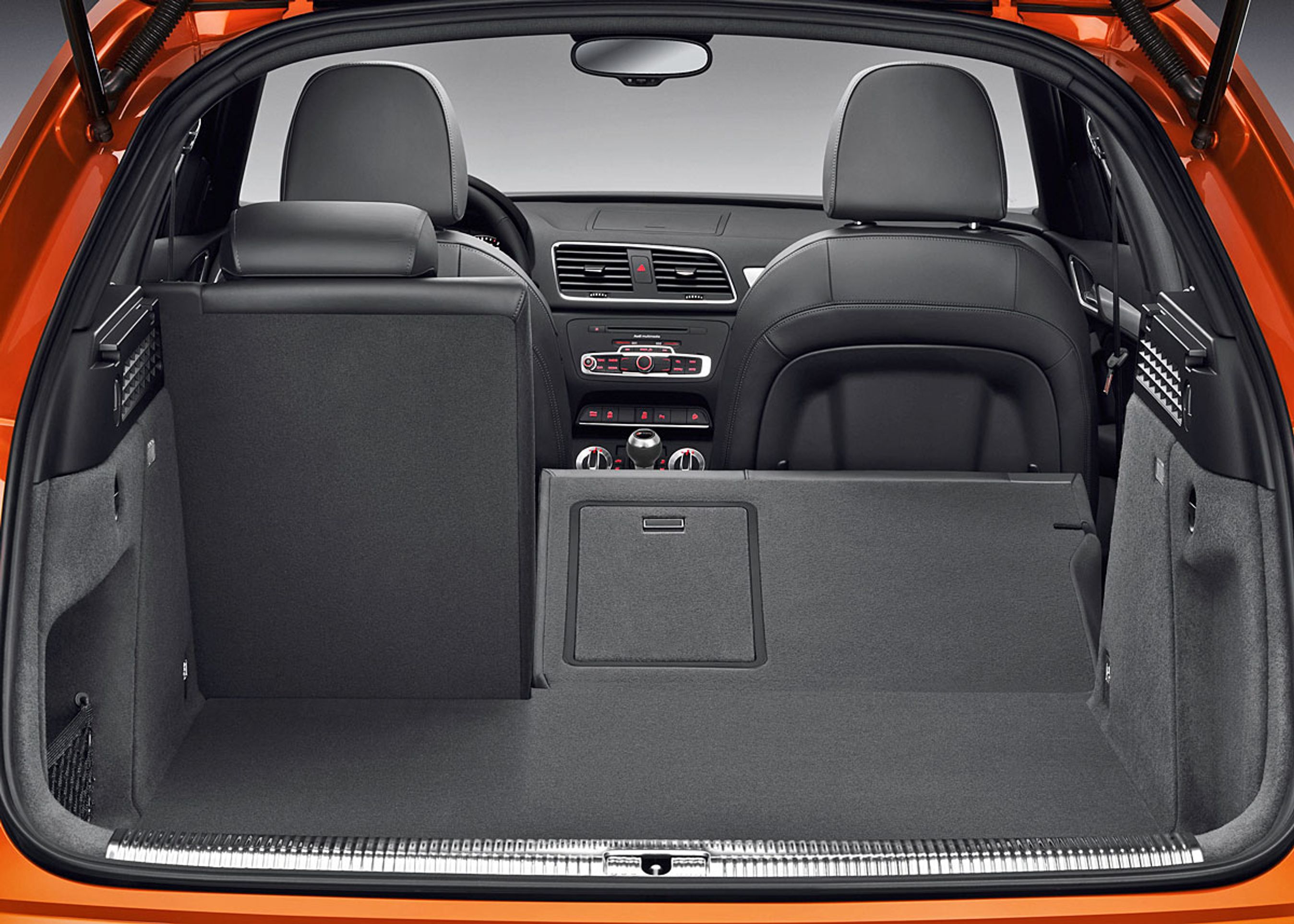 Bagagerummet er på 460 liter og kan udvides til 1.365 liter, når ryglænet klappes ned.