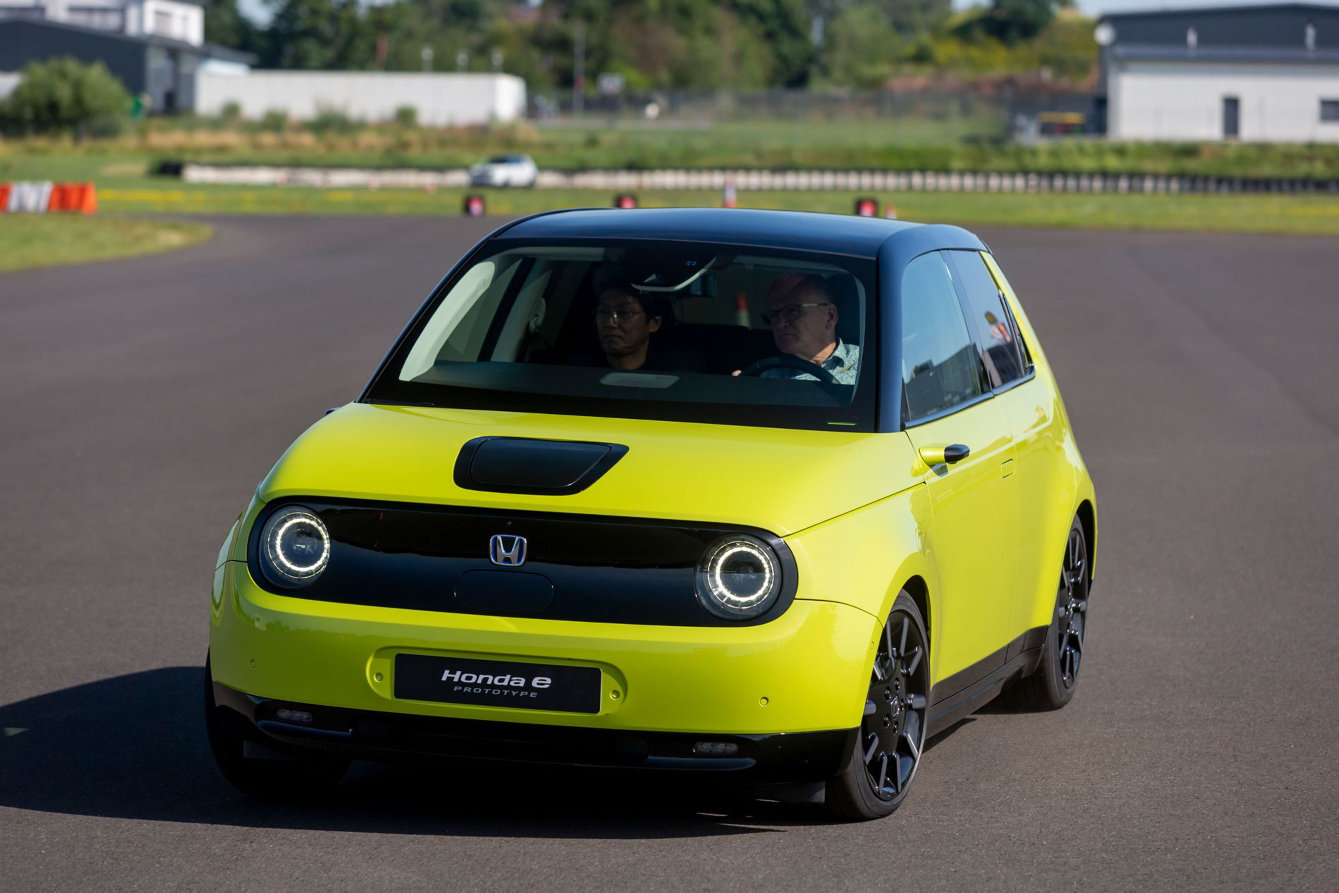 FDM har endnu kun set og kørt forserie-biler, men indtrykket af den nye Honda e er absolut godkendt.