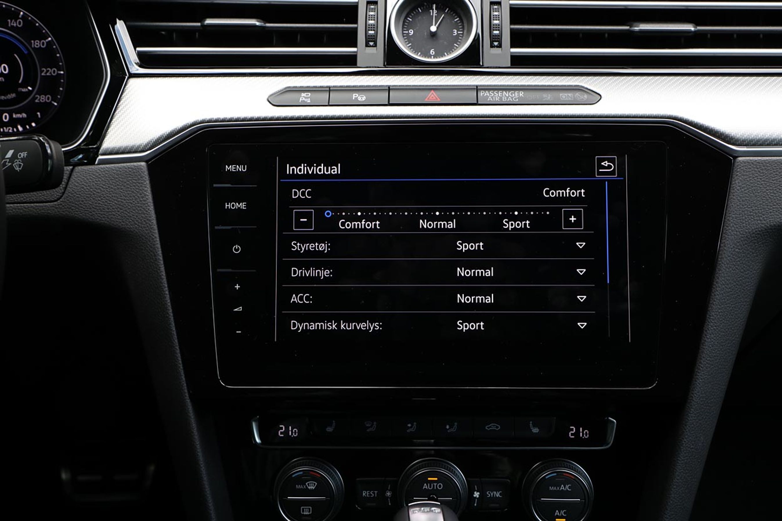 Du bør købe adaptiv undervogn (DCC), der har tre standardindstillinger, og som giver Arteon den komfort, bilen bør have. Du kan også vælge individuel indstilling, hvor komfortniveauet kan justeres i hele 43 trin.