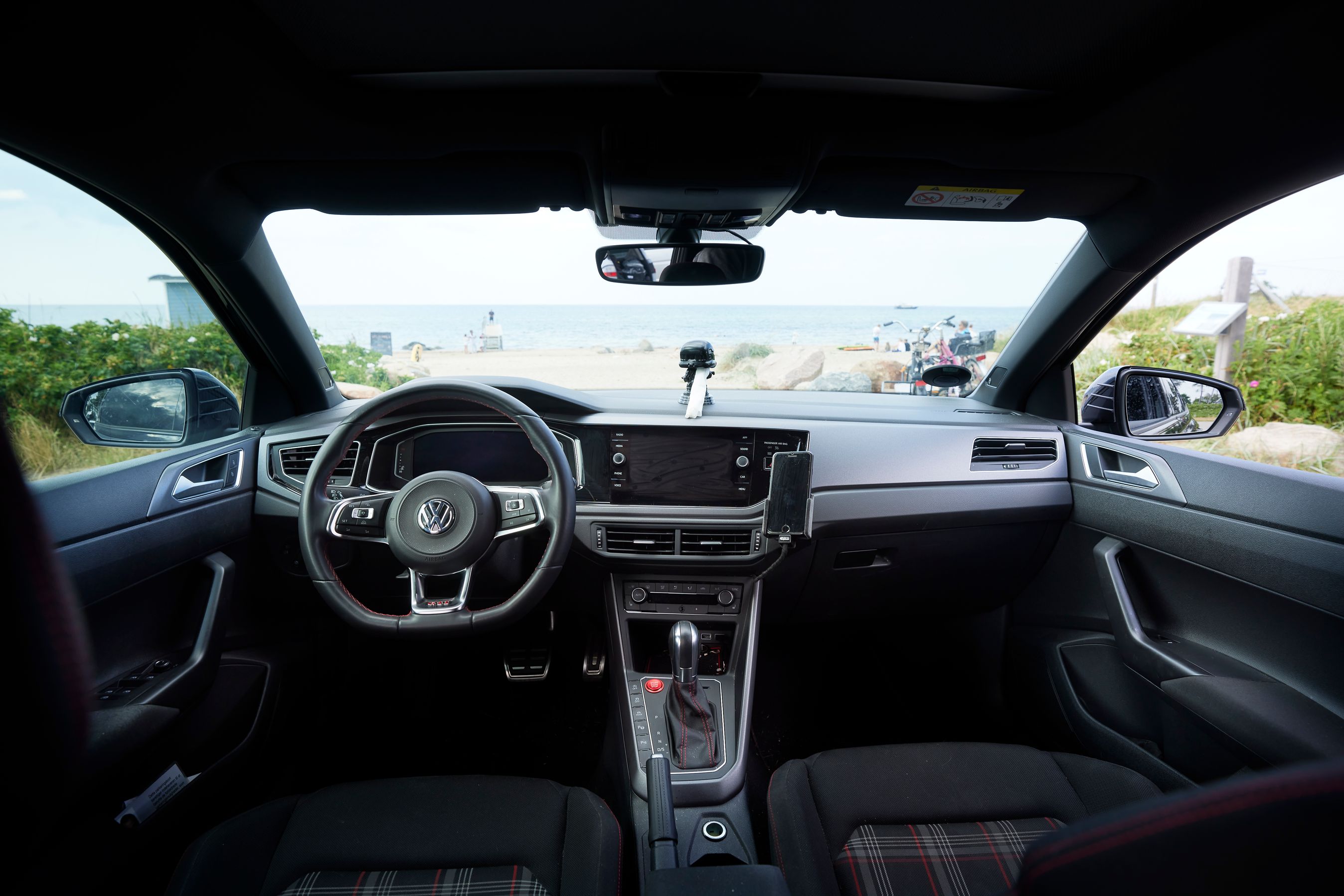 Den røde farve er helt væk fra kabinen efter folieringen