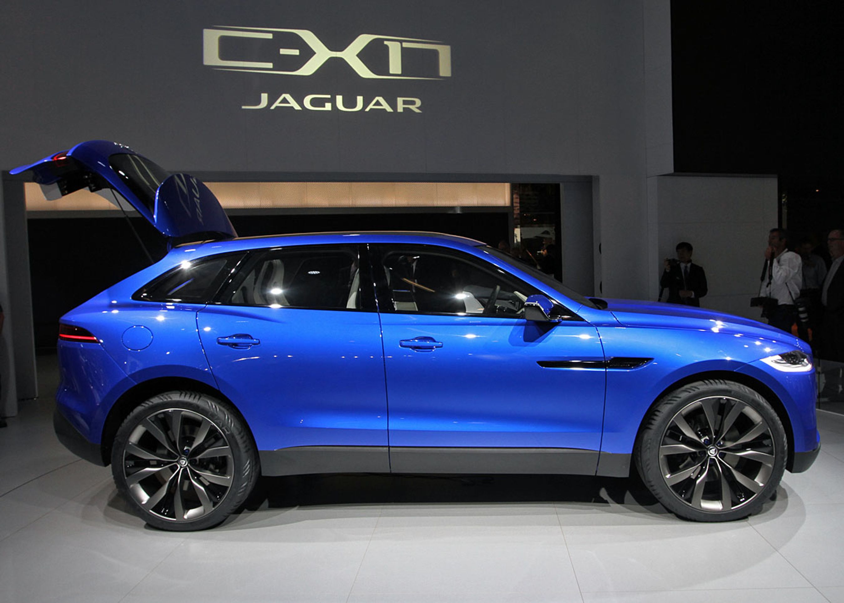 Konceptbilen C-X17 varsler en kompakt crossover fra Jaguar.
