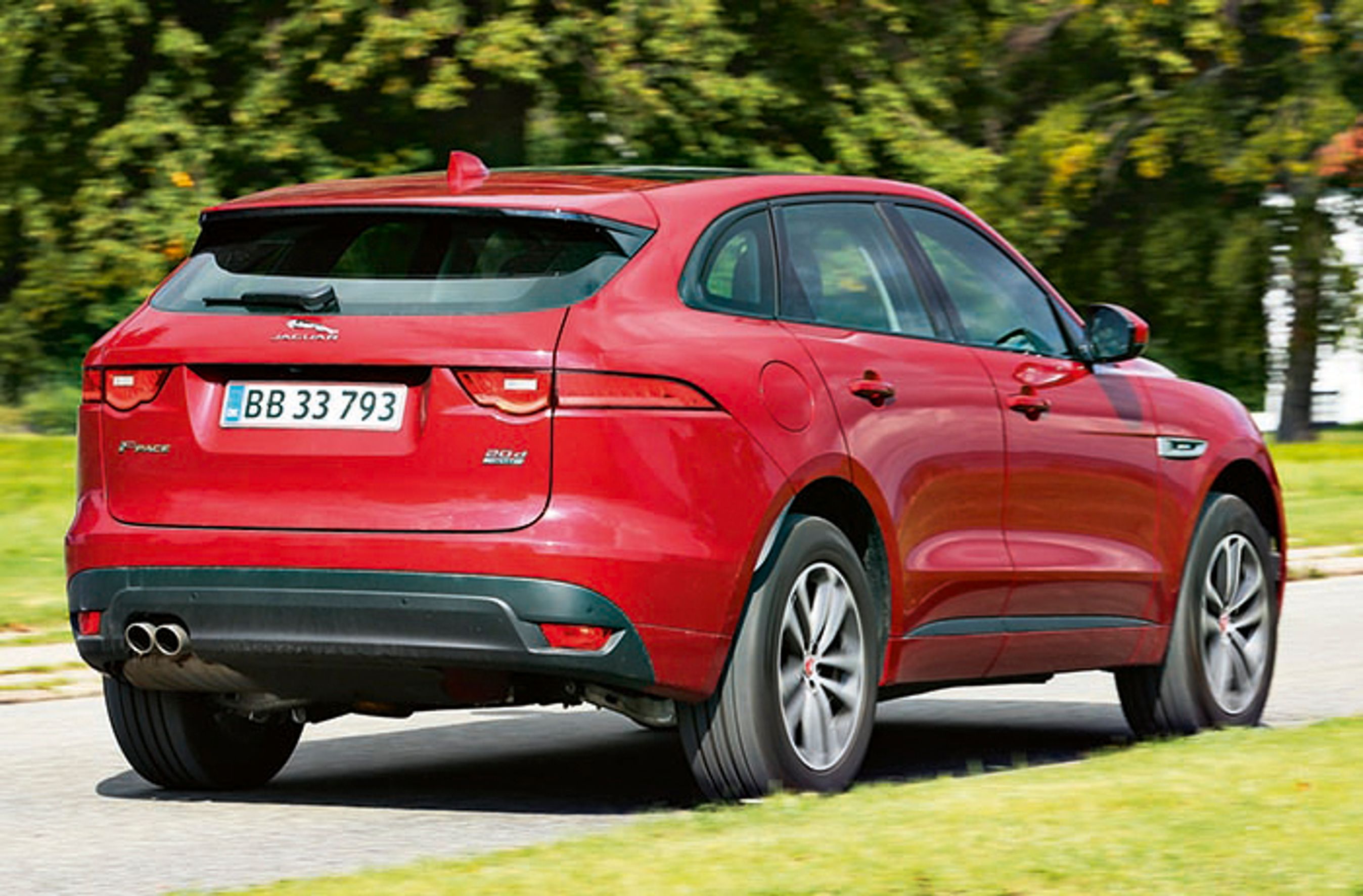 Jaguar F-Pace bagfra
