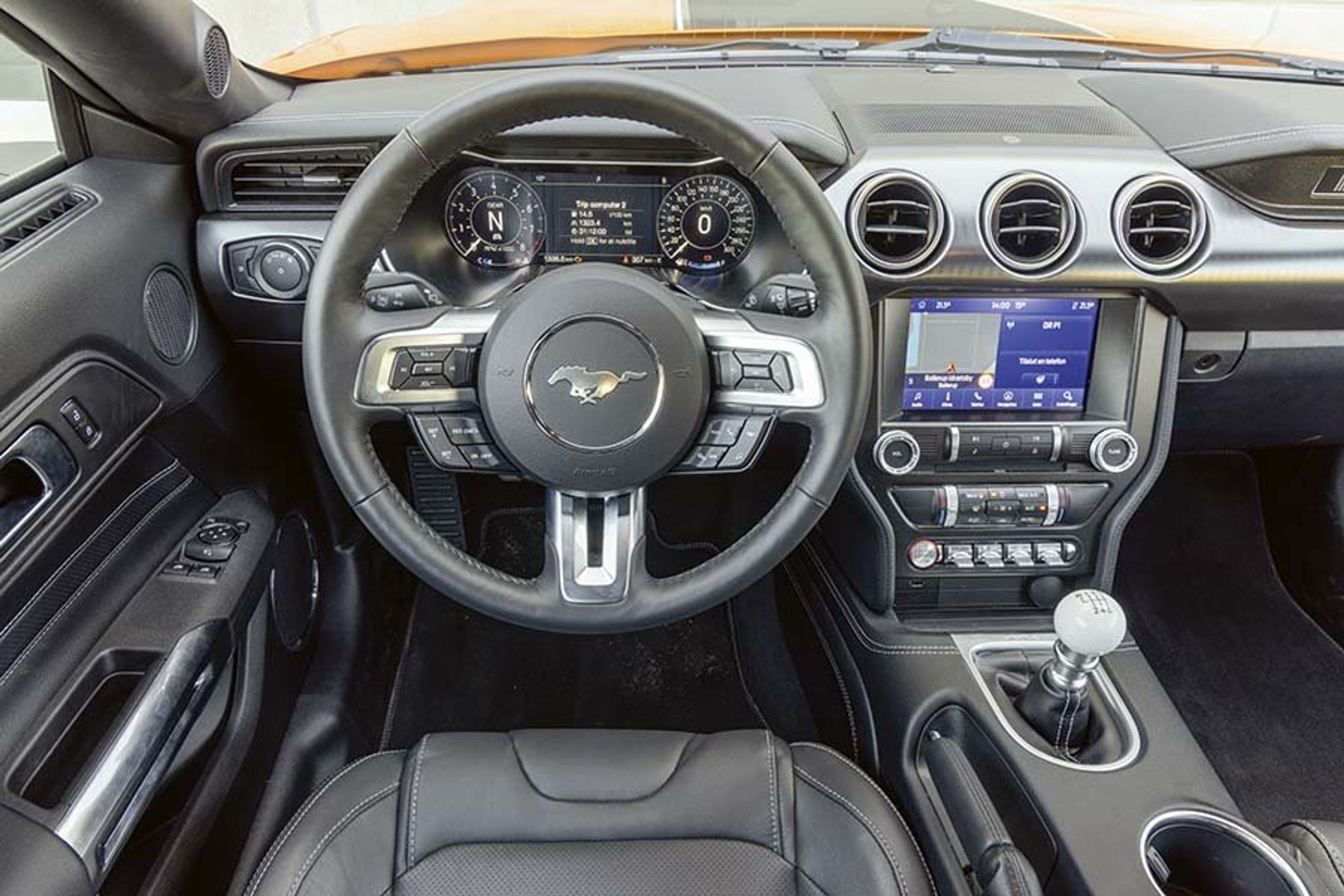 De seneste generationer af Ford Mustang har været pænt indrettet og nemme at betjene.