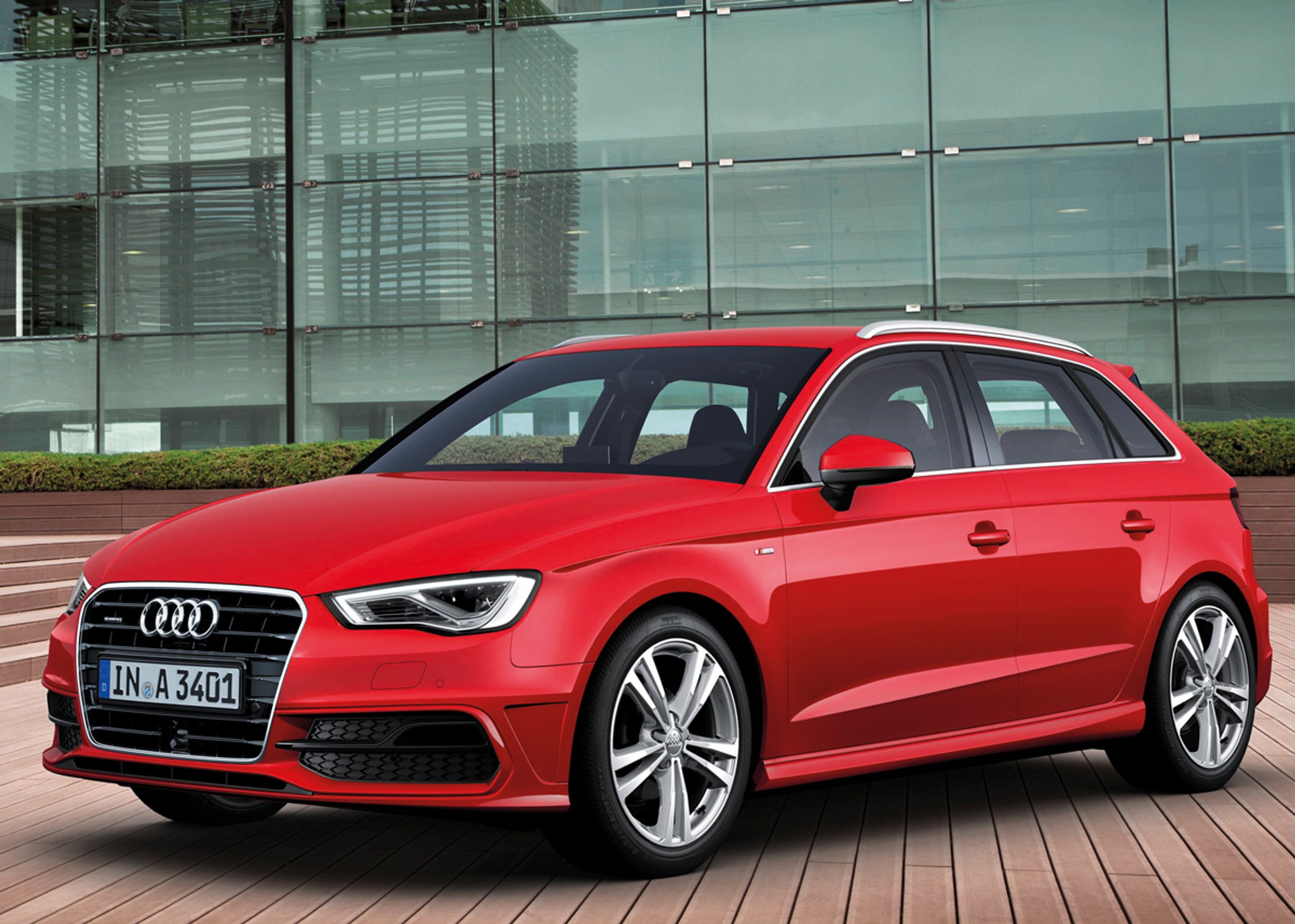 Audi A3 Sportback har fem døre og er syv cm længere end den tredørs.