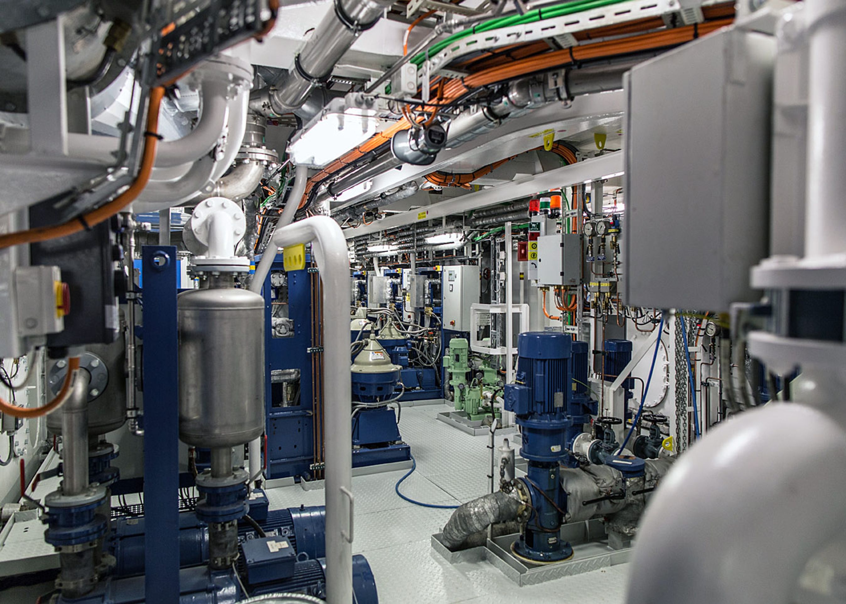 Skibsmotorer og skibsskrog er blevet mere effektive med årene. Desuden har Scandlines erstattet en motor med et batteri. Foto: Claus Lillevang