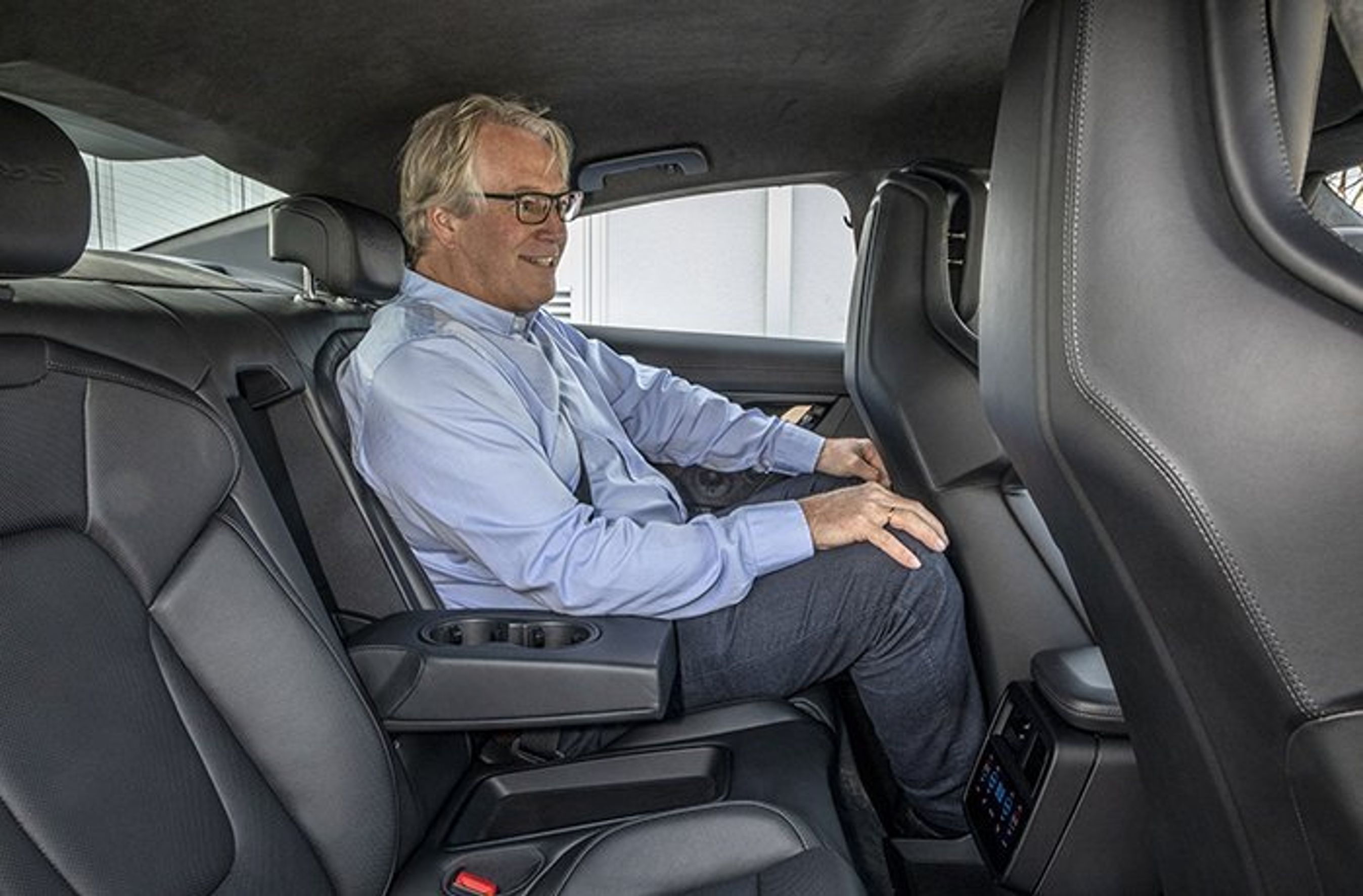 Porsche Taycan bagsæde