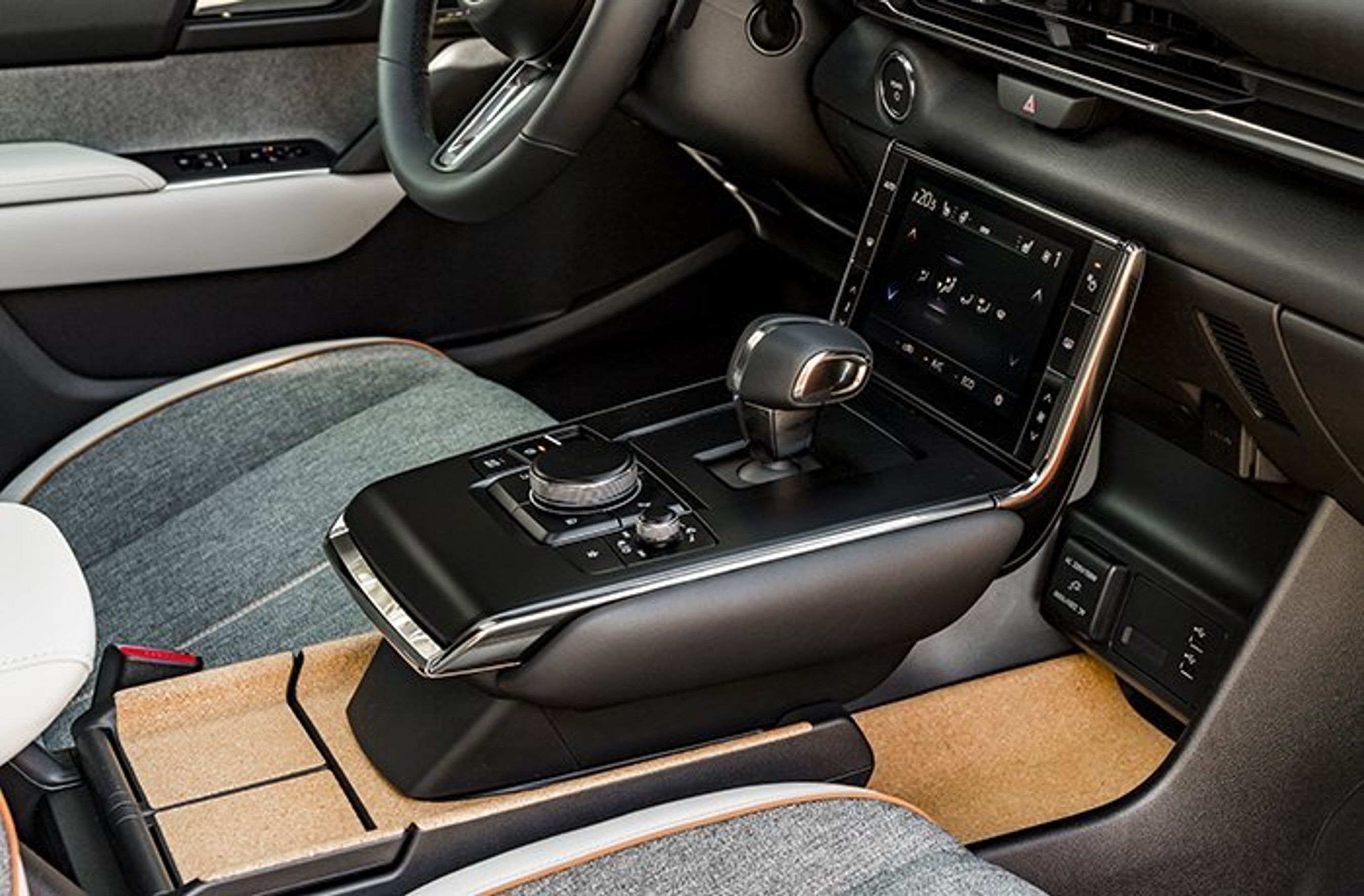 Mazda MX-30 midterpanel