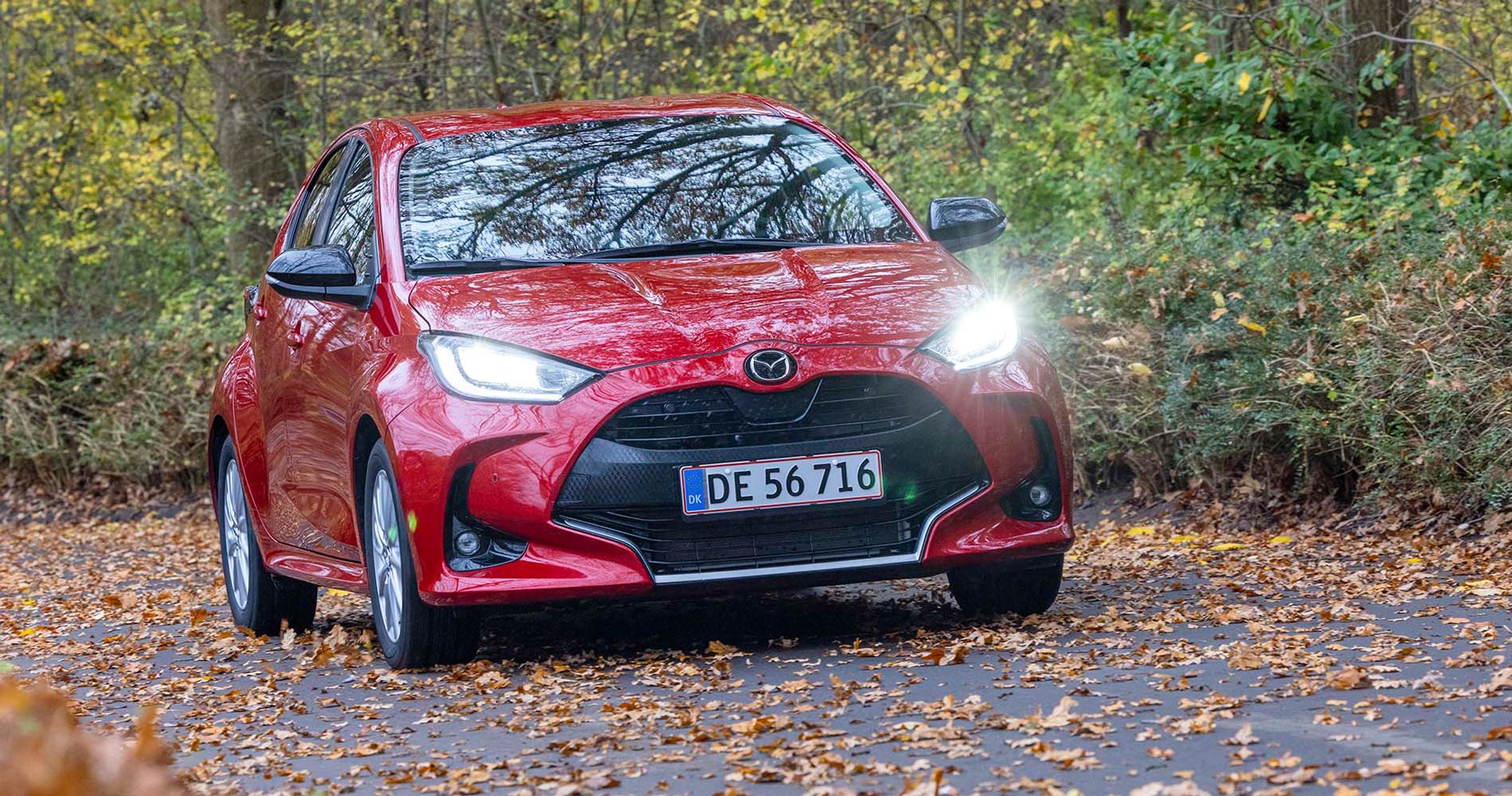 Mazda 2 Hybrid set forfra