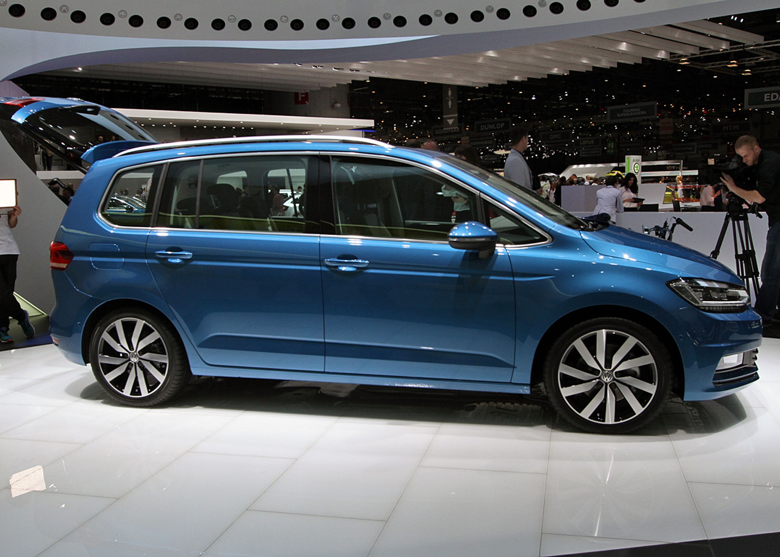 VW Touran er i den nye generation vokset 13 cm i længden og 11 cm mellem akslerne. Fotos: Torben Arent