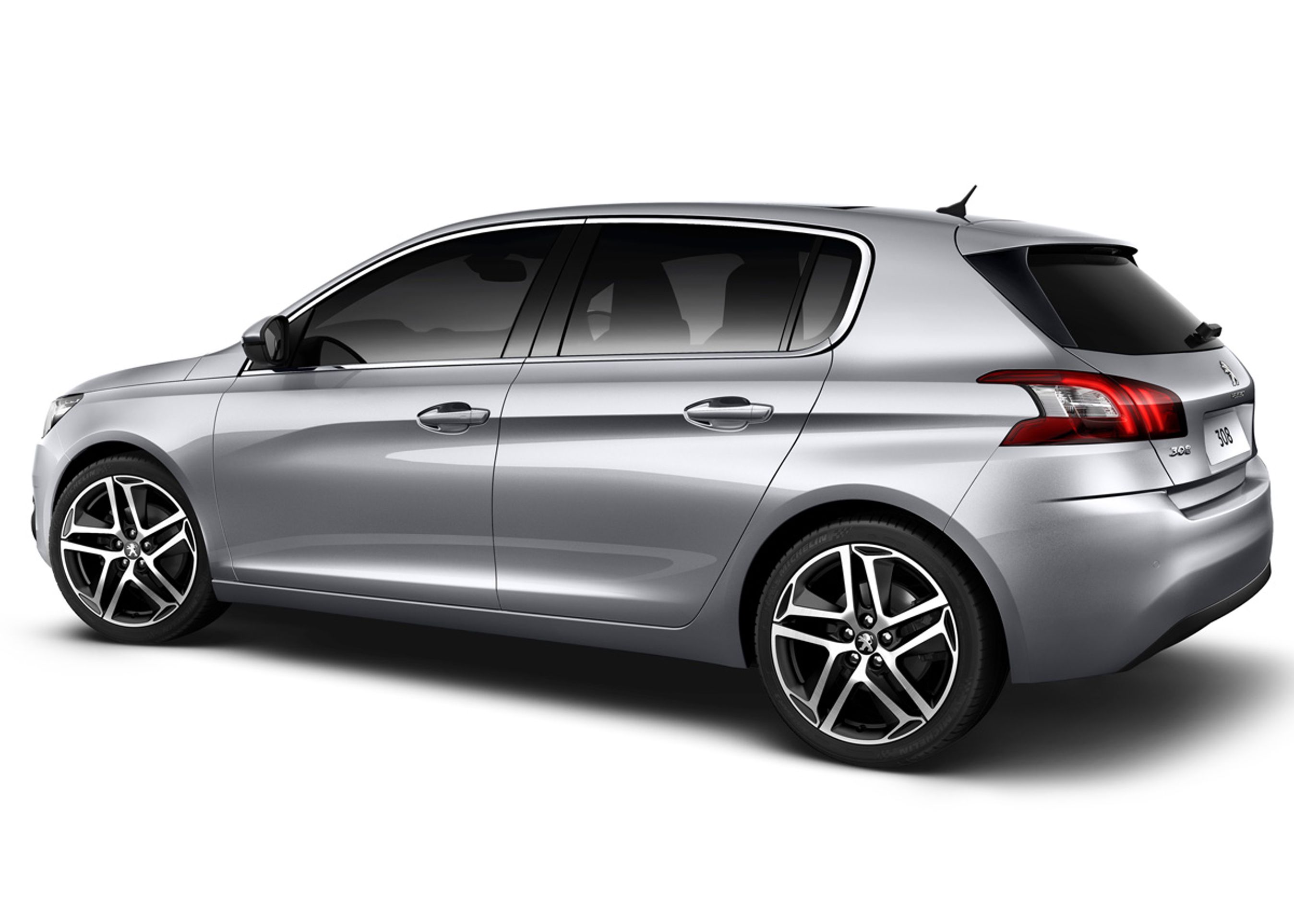 Den nye Peugeot 308 er en femdørs hatchback - i denne vinkel kunne den lede tankerne hen på BMW 1-serie.