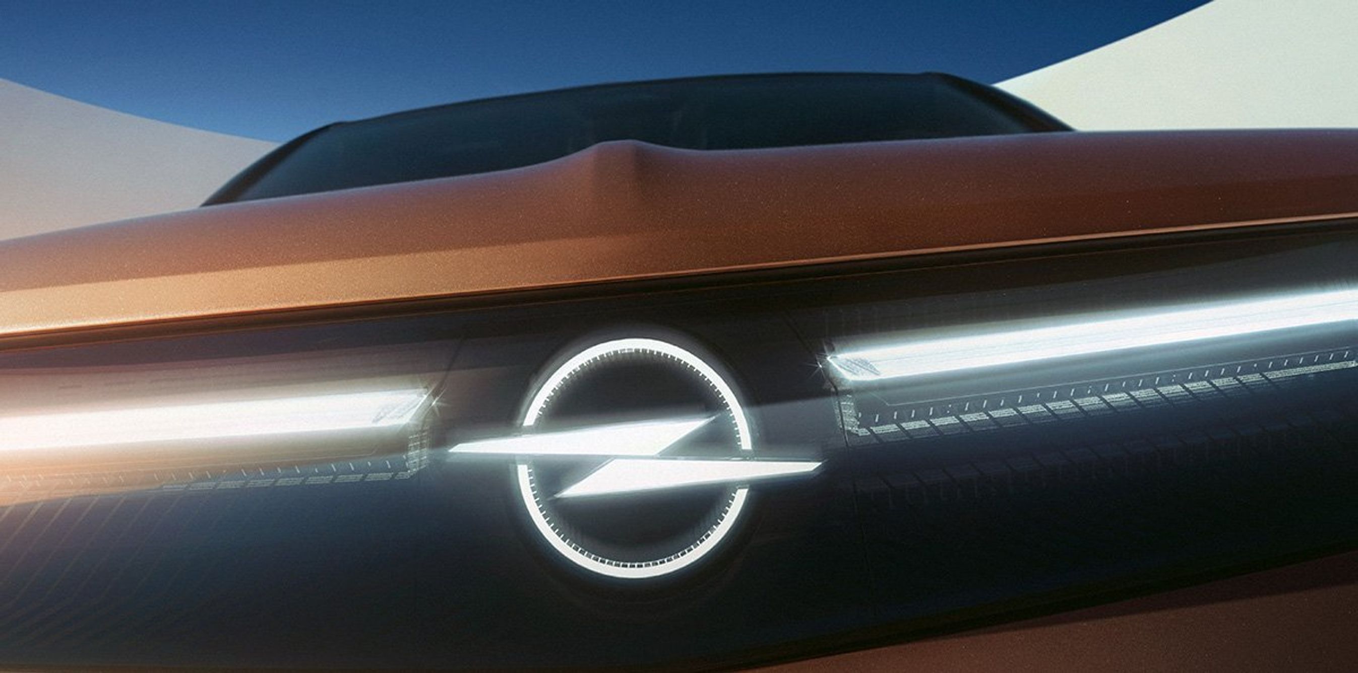 Lysende logo på fronten af Grandland.