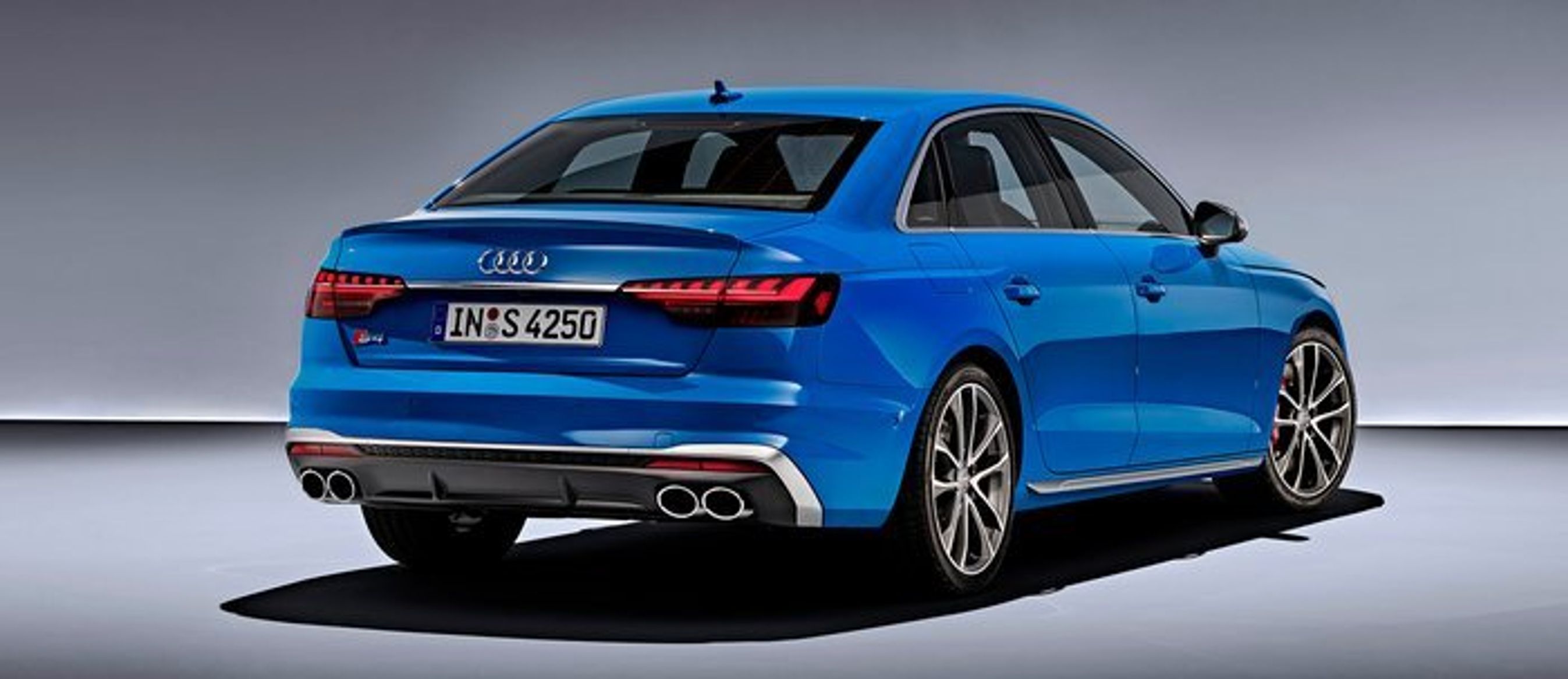S4 sedan bagfra.
