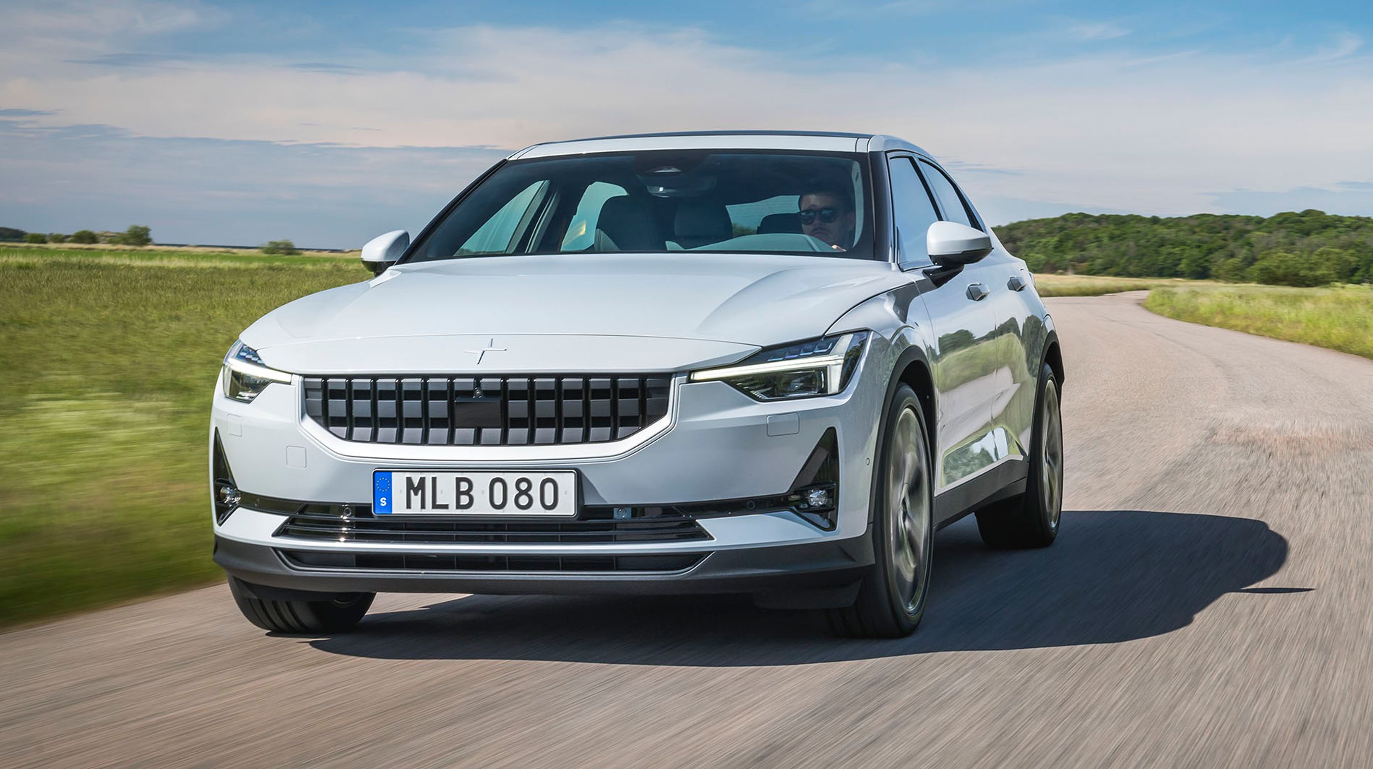 Polestar 2 er en fuldelektrisk bil med firehjulstræk, 408 hk og en rækkevidde på op til 470 km. Den kommer til Danmark i 2021.