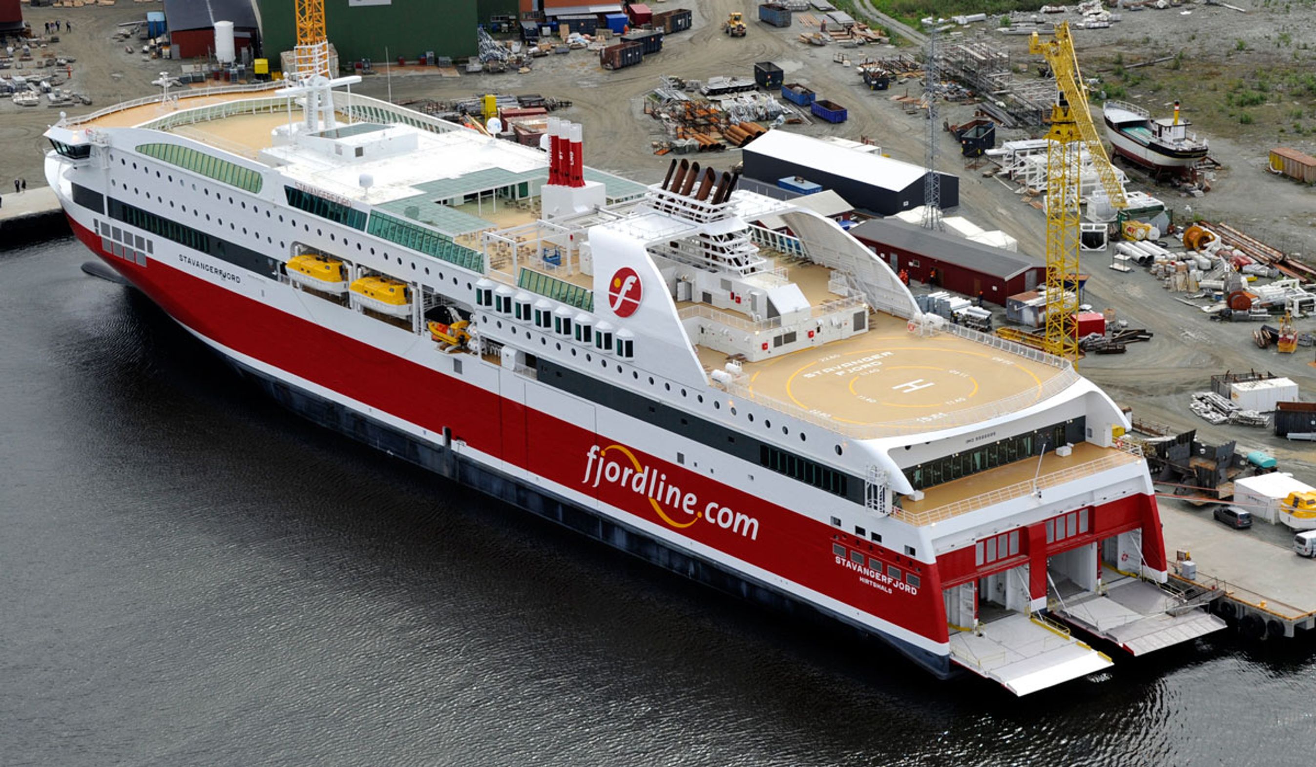 Den nye cruisefærge ”MS Stavangerfjord” giver flere afgange, meget mere plads og renere luft mellem Jylland og Norge.