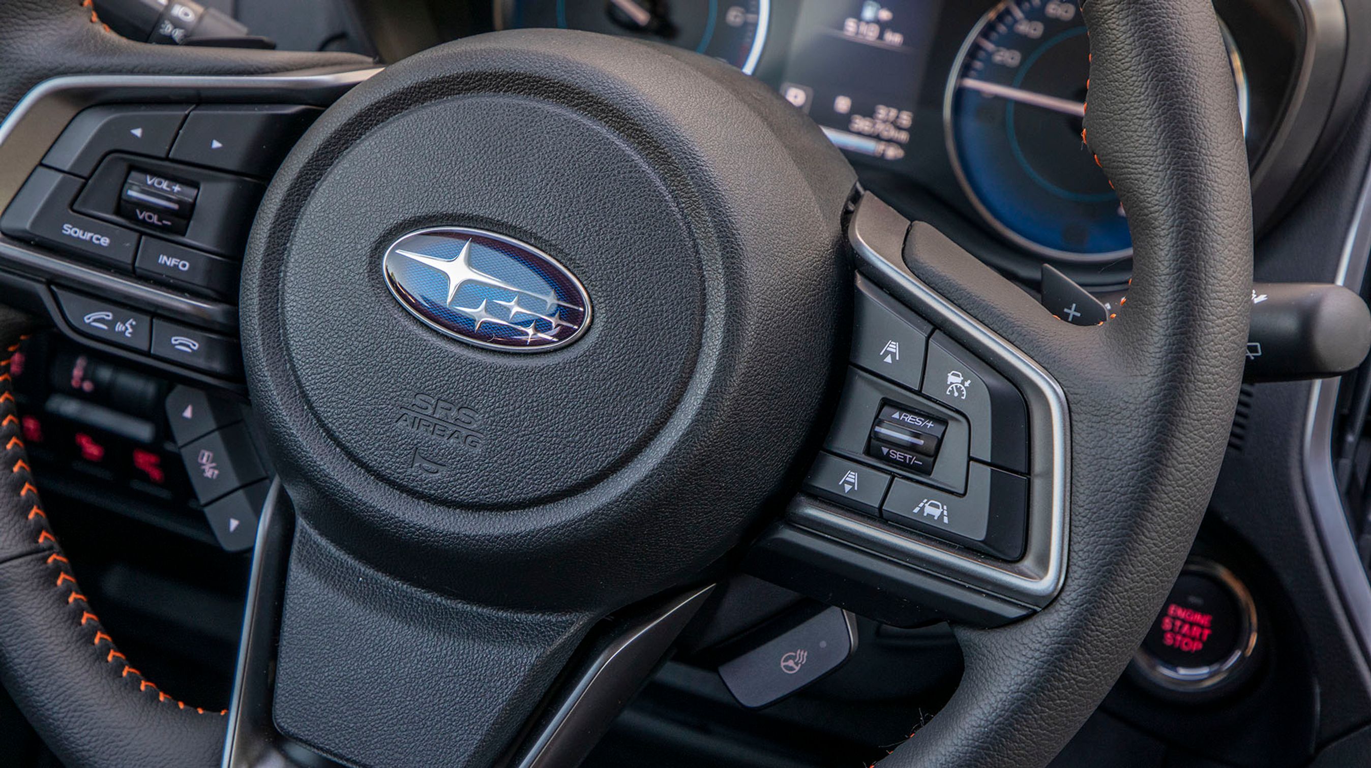 Multifunktionsrattet er intuitivt og giver hurtig adgang til en lang række funktioner.