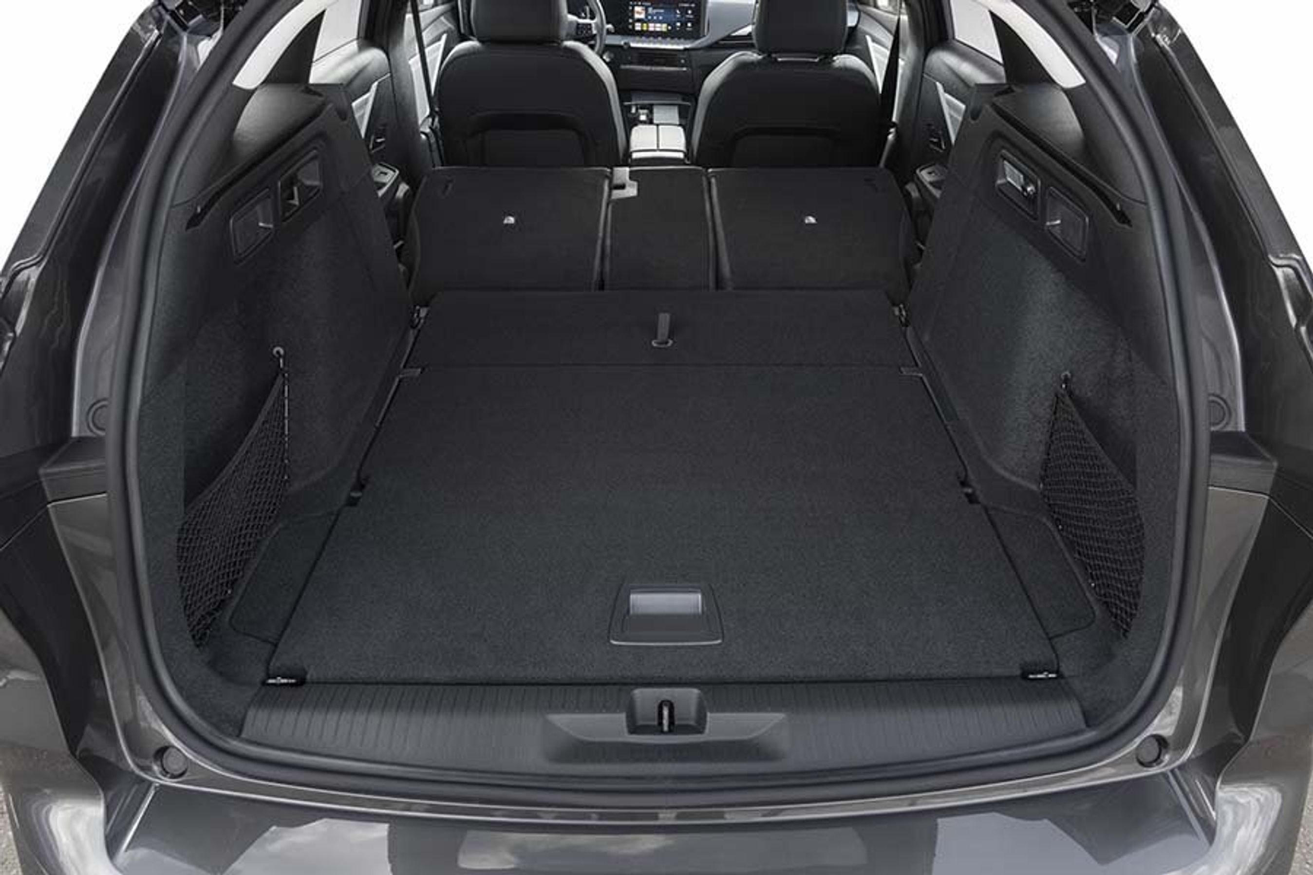 Bagsædets ryglæn kan lægges ned fra greb i bagagerummet