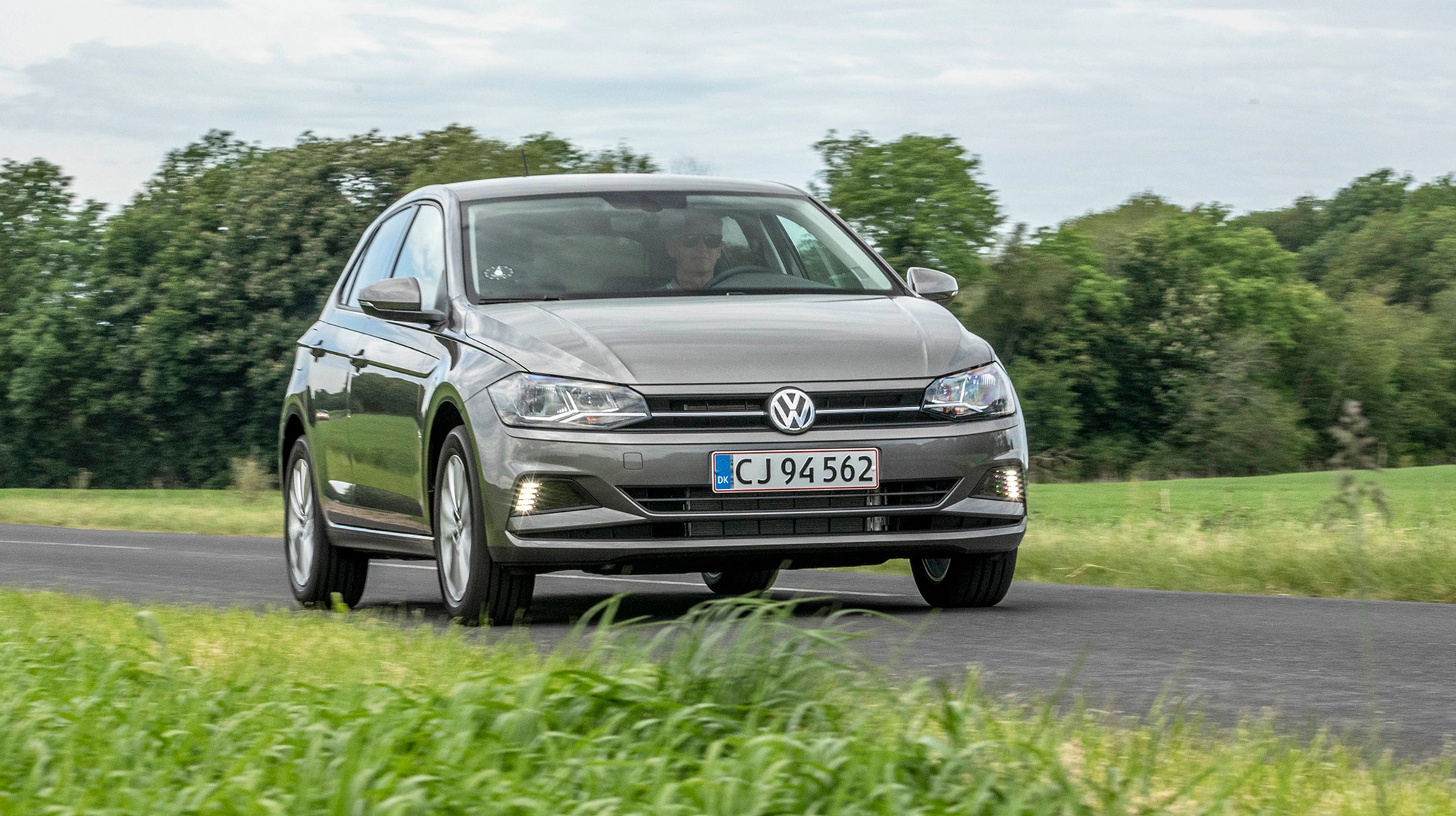 Polo kom frem i 2017, og det varer lidt tid, før der kommer et facelift af modellen. Den sælges kun med traditionelle drivlinjer og findes hverken som hybrid, plugin-hybrid eller elbil. 
