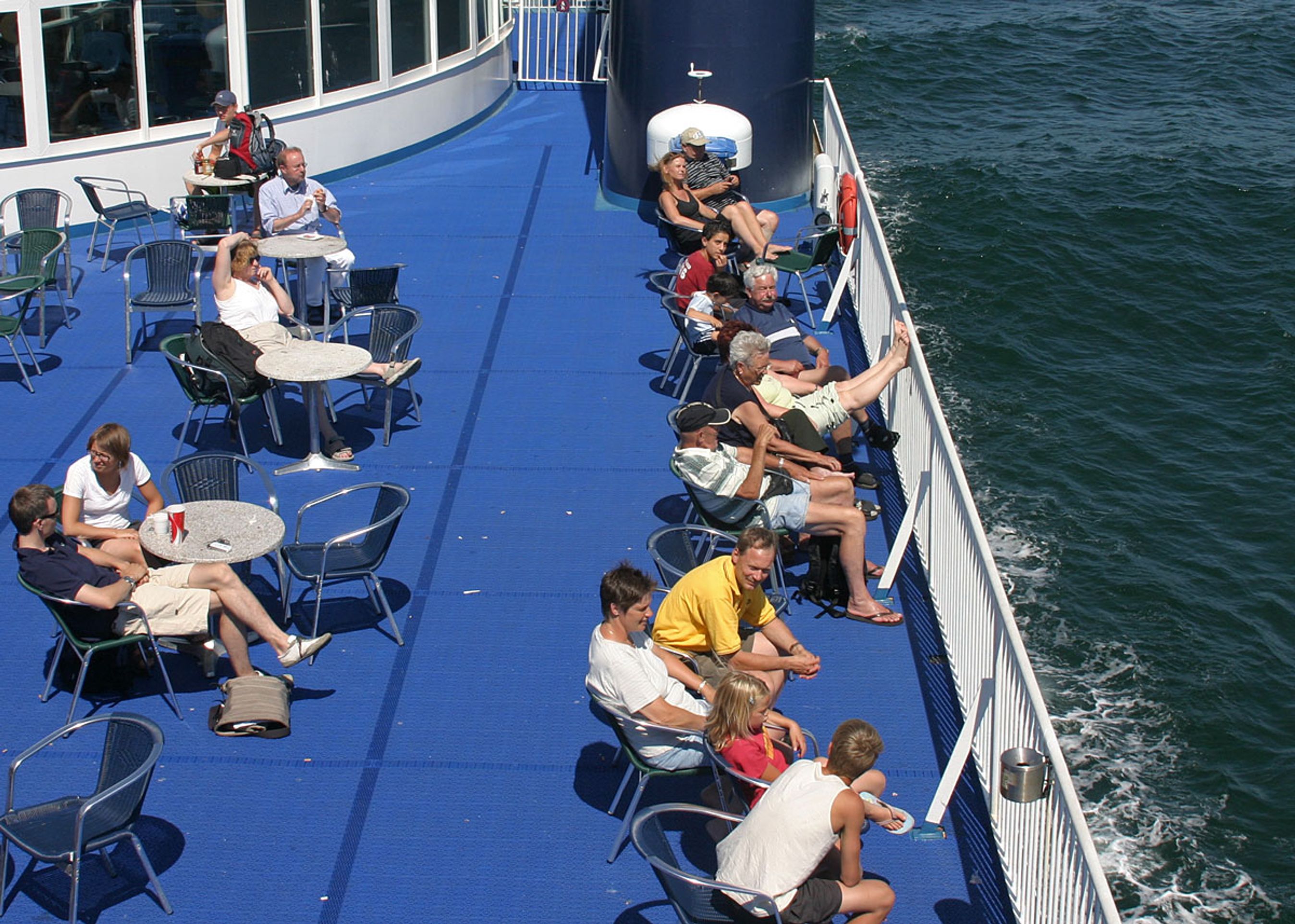 Udflugtspakker i feriesæsonen, hvor danskerne kan nyde den traditionelle færgetur, kan være med til at lokke bilister til Rødby-Puttgarden, selv efter at tunnelen er taget i brug.