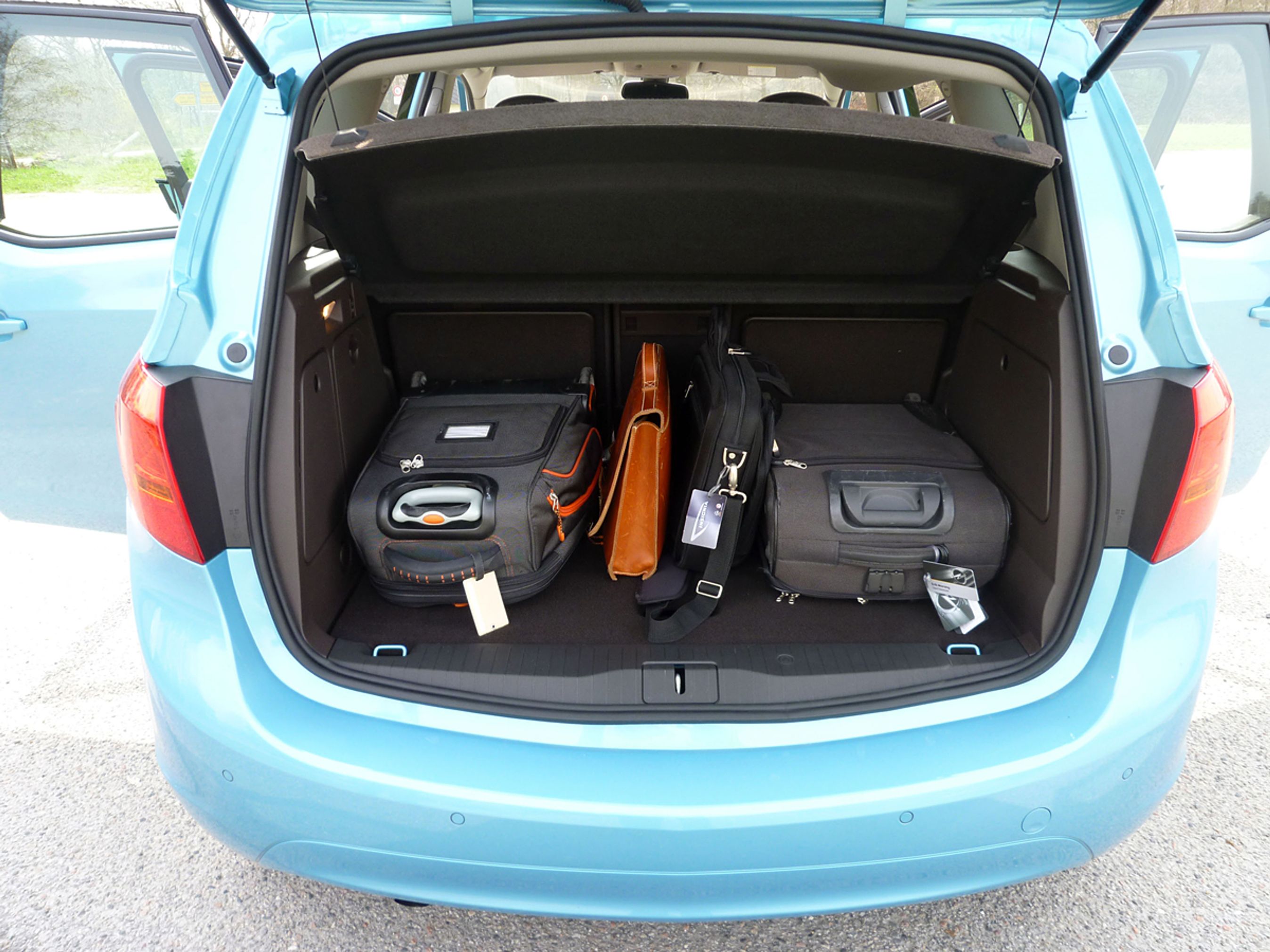 Med alle siddepladser i brug er der 400 liter til bagage, rigeligt til at tilfredsstille de fleste familiers behov.