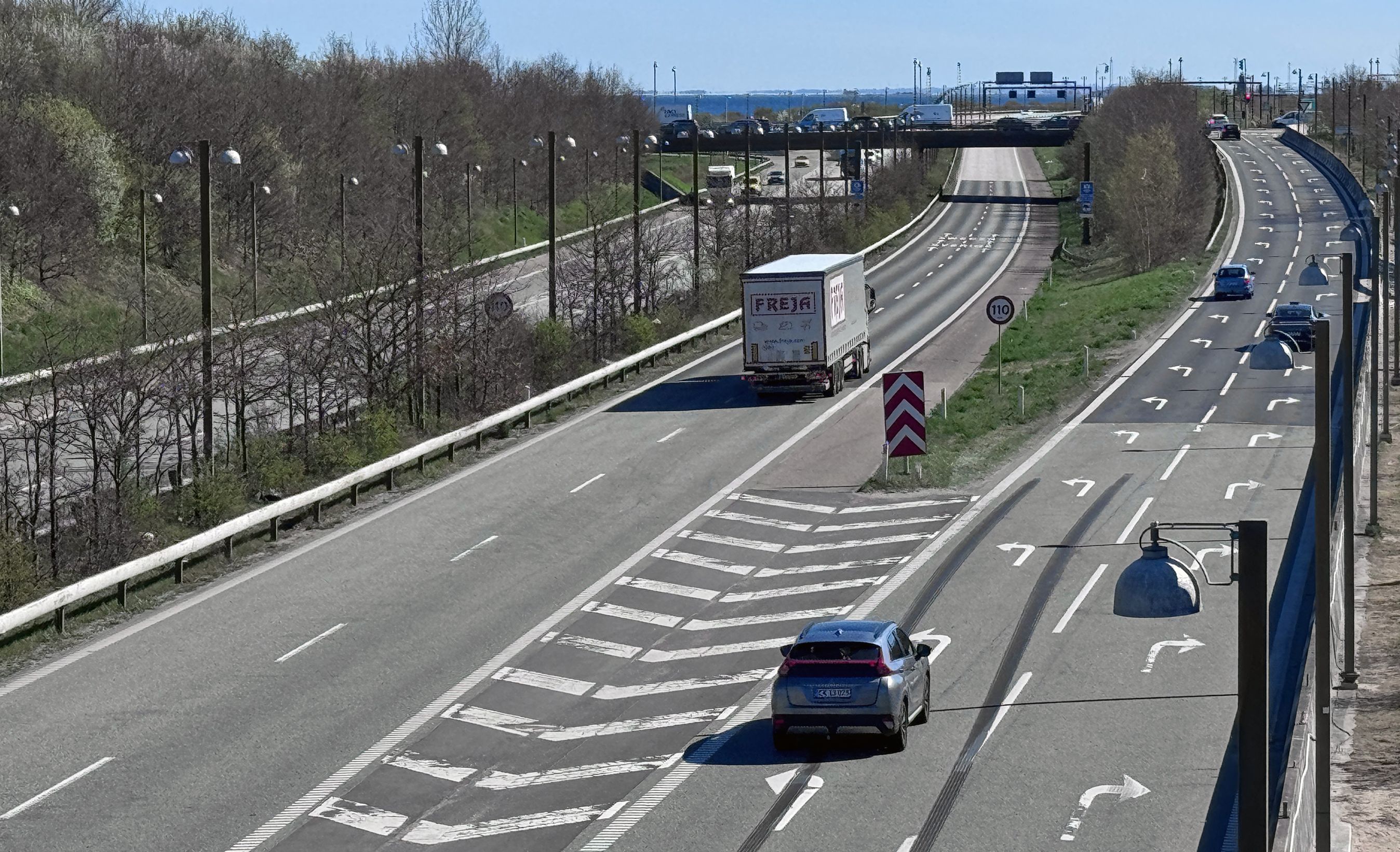 Motorvej set lidt oppefra.