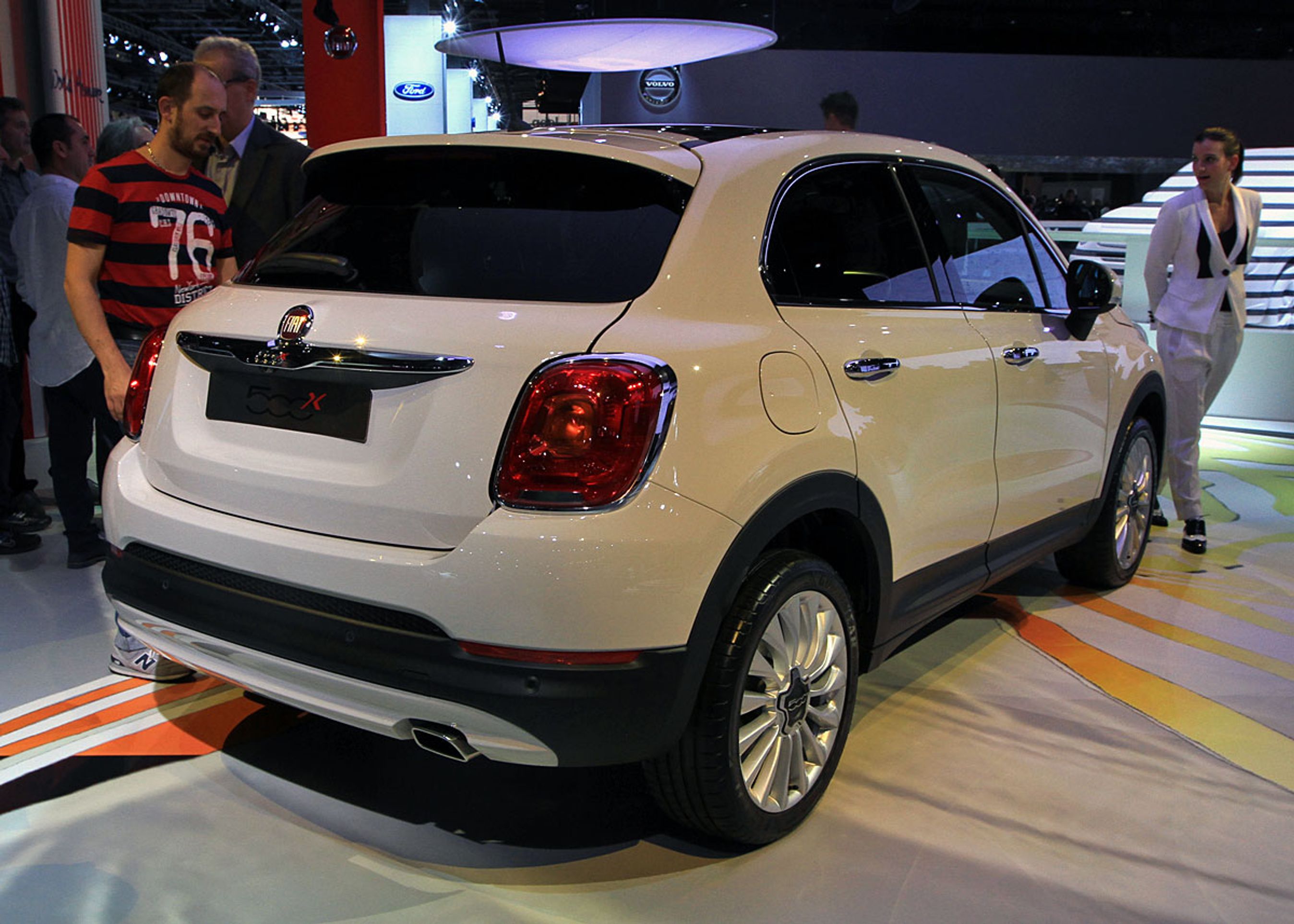 500X fås i 12 forskellige pastel- og metallakker, og der er et stort udvalg af aluminiumsfælge.