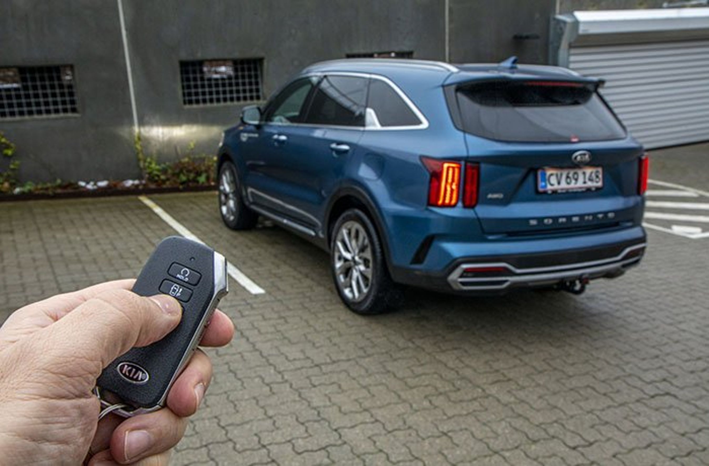 Kia Sorento parkerer selv