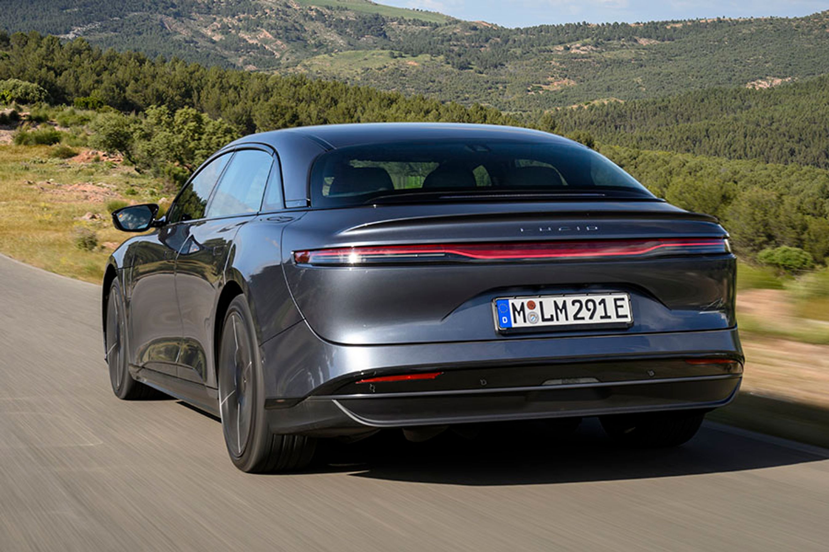 Air-modellen produceres i flere versioner, og her er det Gran Turismo-udgaven med et batteri på 116 kWh, der tillader en rækkevidde på op til 960 km.