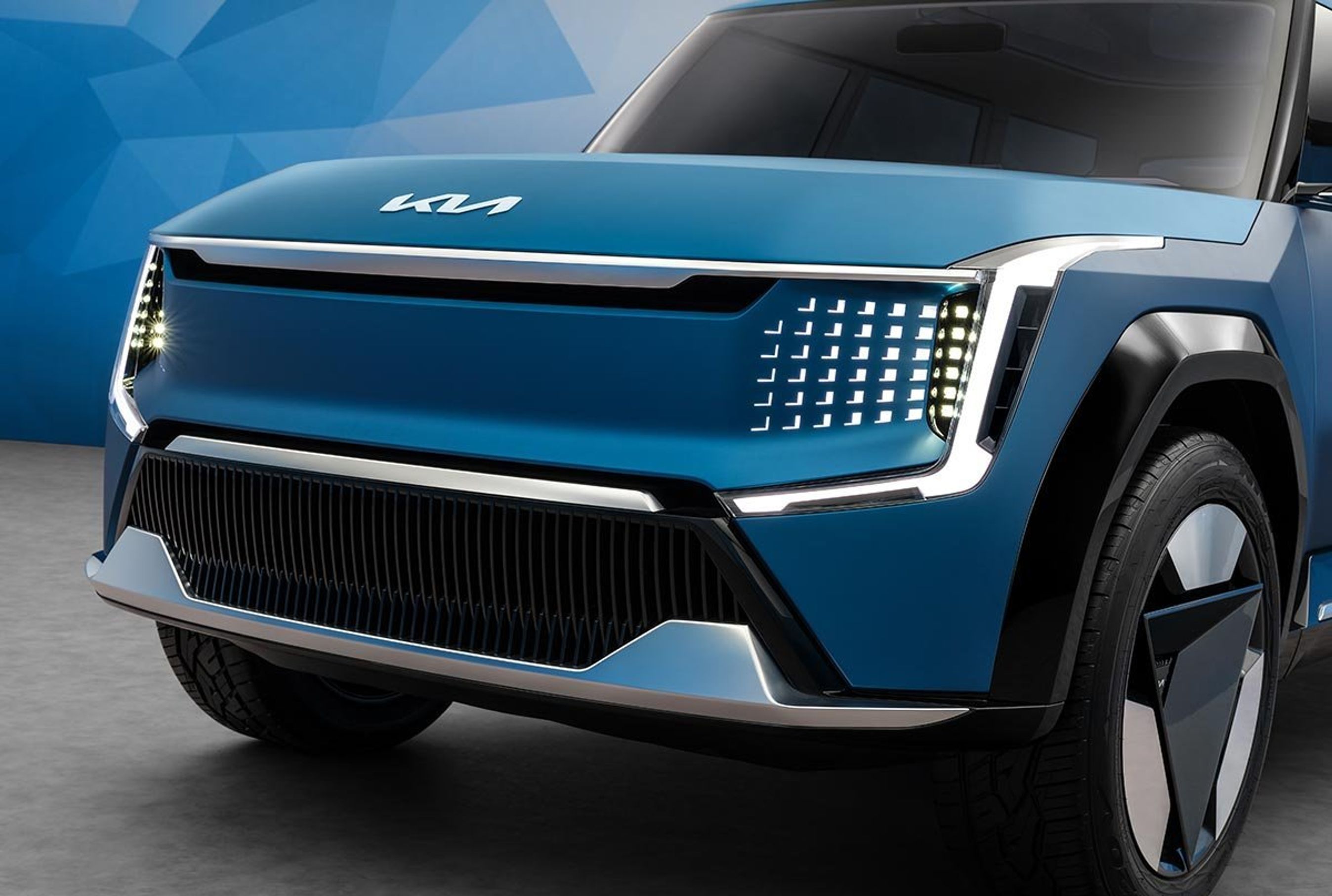 De lodrette finner i det nederste luftindtag er en særlig Kia-detalje, der også dukker op på GT udgaven af Kia EV6. Her viser den, at der er tale om en topmodel.