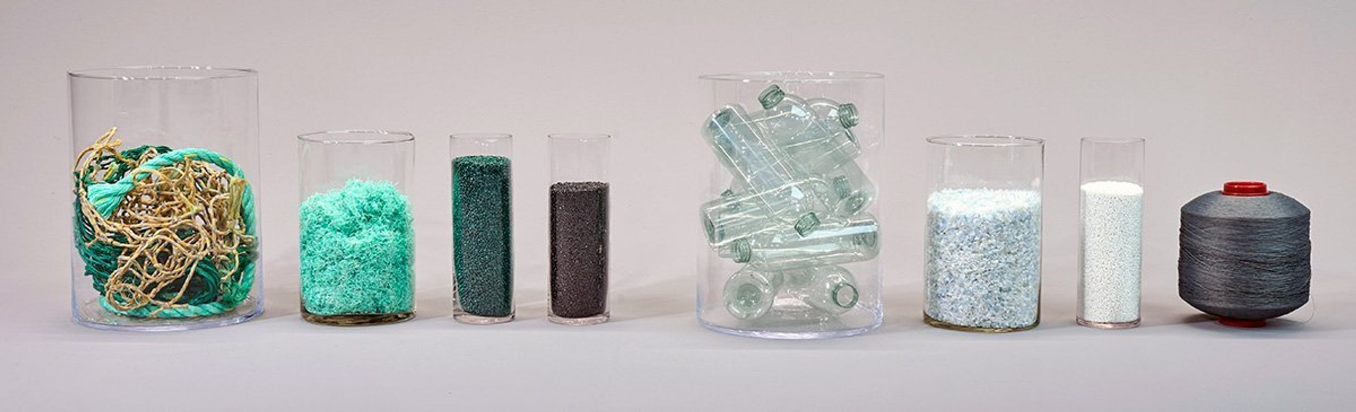 Materialer på et bord