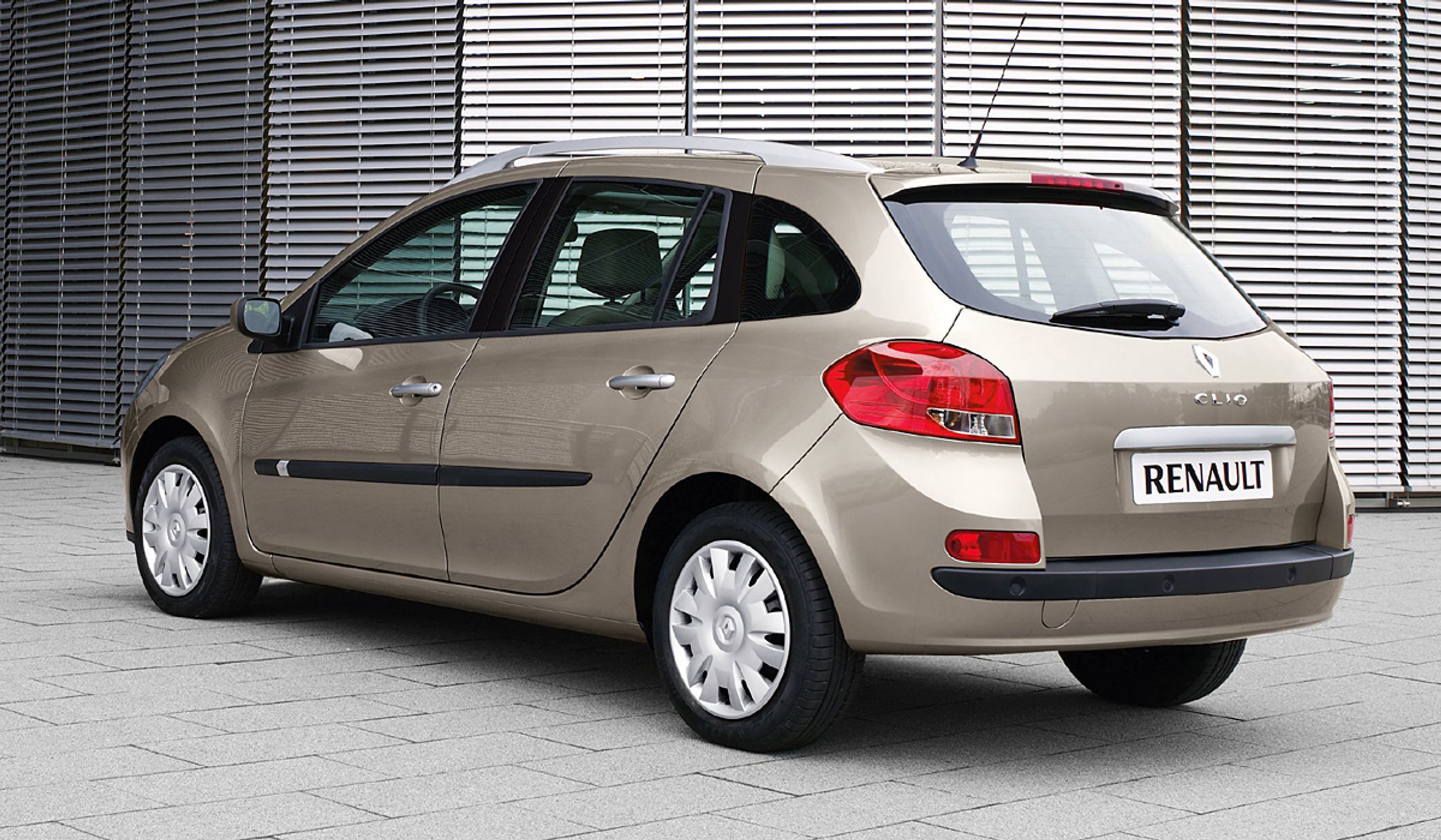 Renault Clio stationcar fås til priser fra 133.000 kr. i den sidste del af sin levetid.