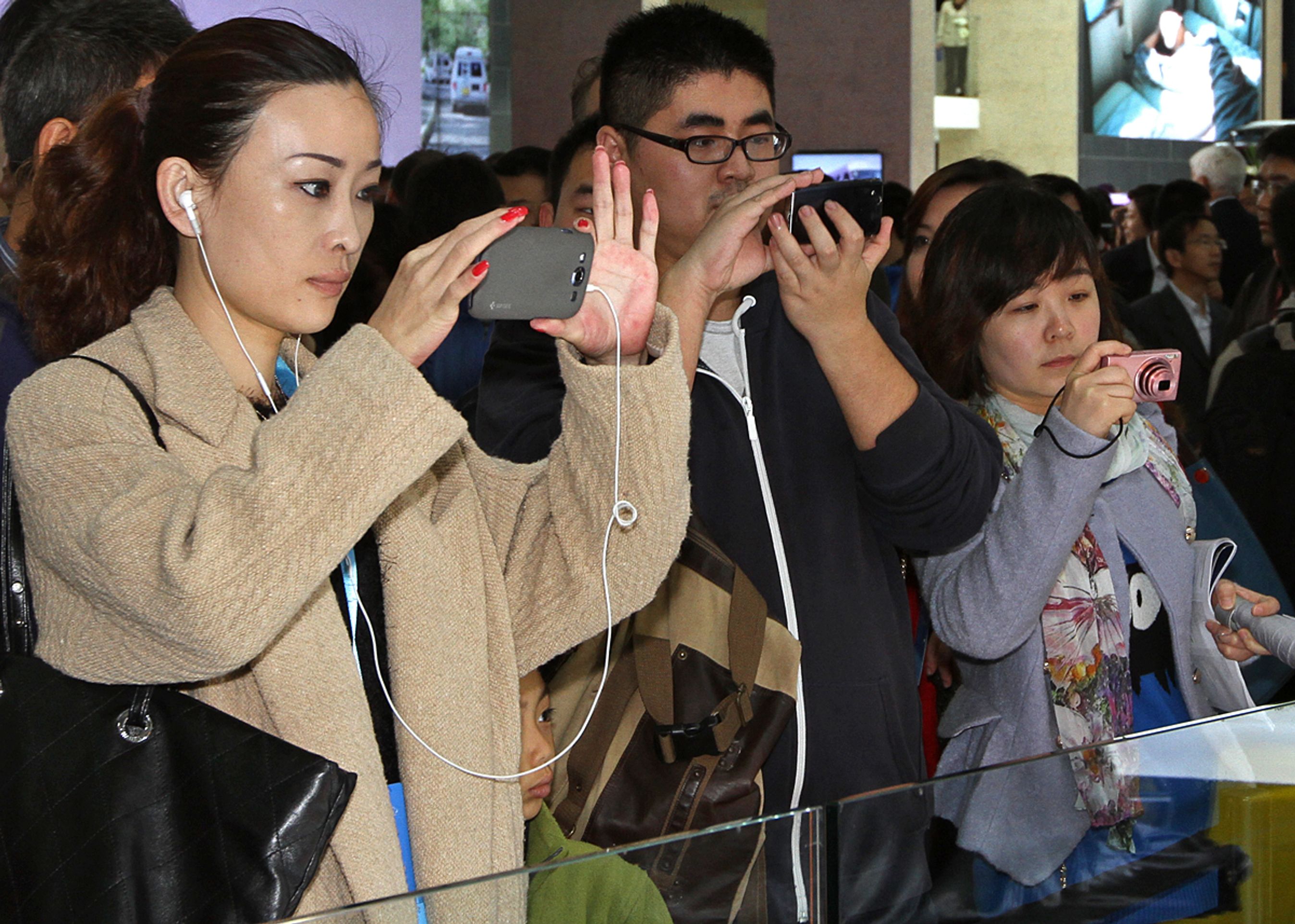 Presse- og branchedagene på tidligere års biludstillinger i Kina har været invaderet af horder af almindelige kinesere med gode forbindelser. I år er der strammet gevaldigt op.